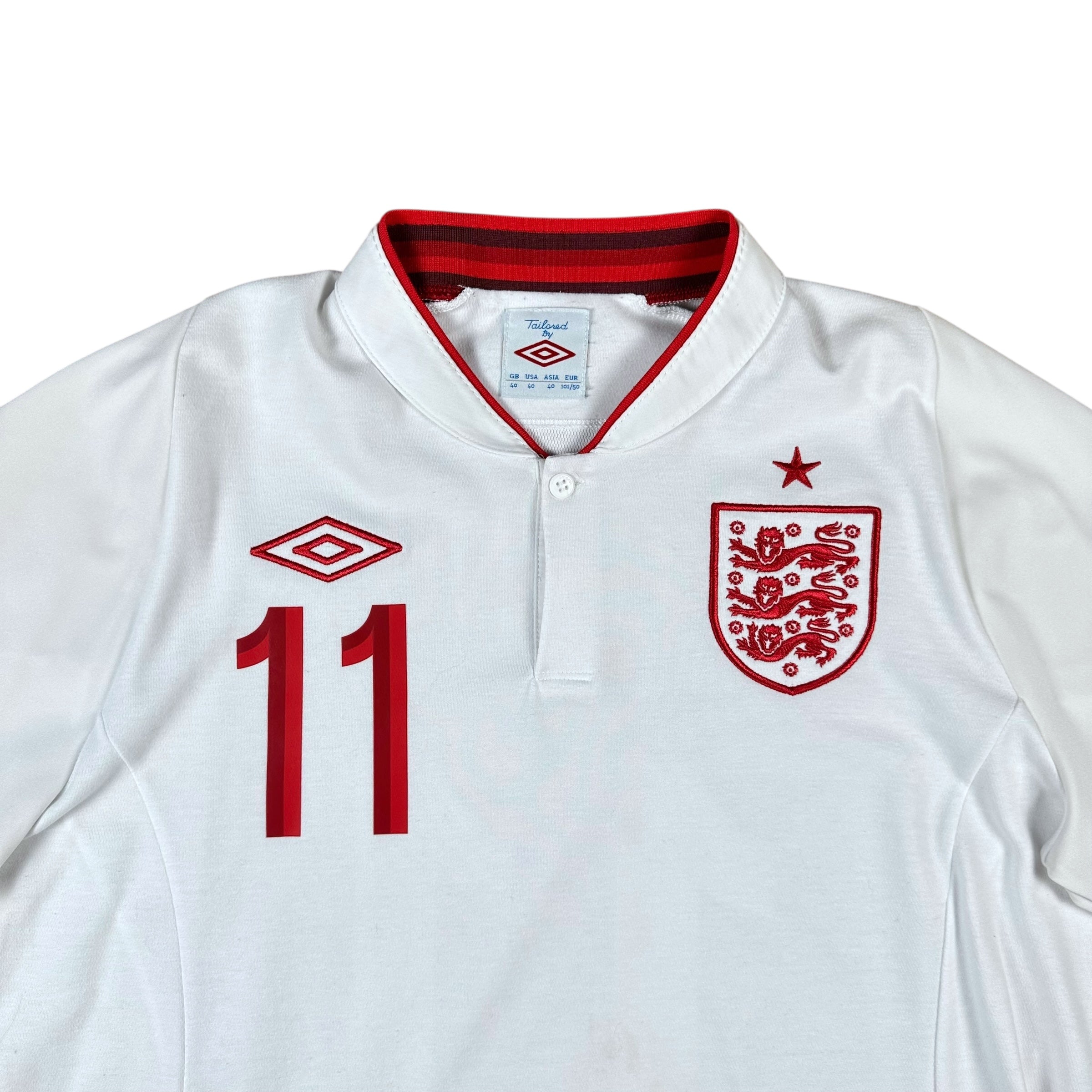 England 2012 Home Shirt (M) Young #11