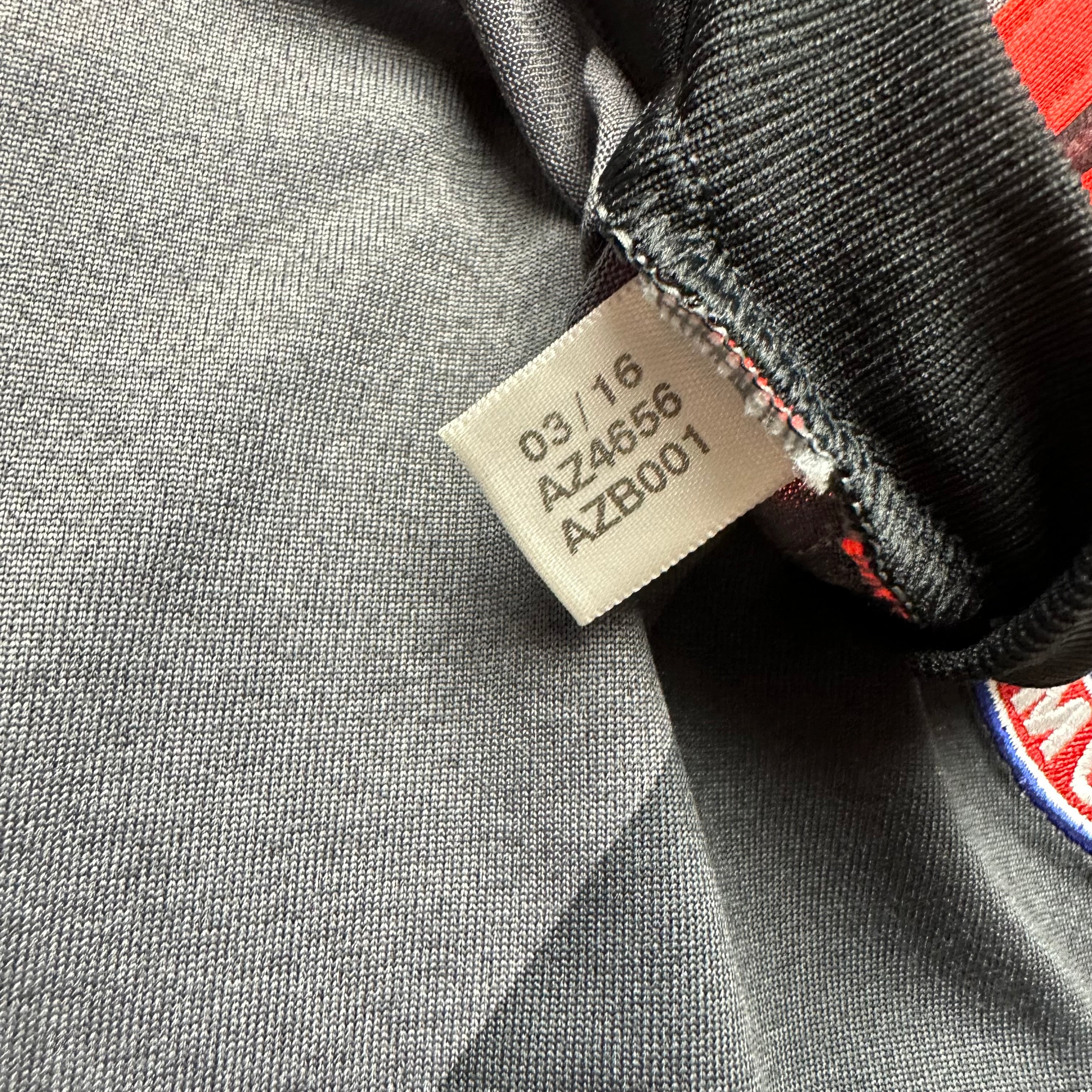 Bayern Munich 2016-17 Away Shirt (S) Muller #25