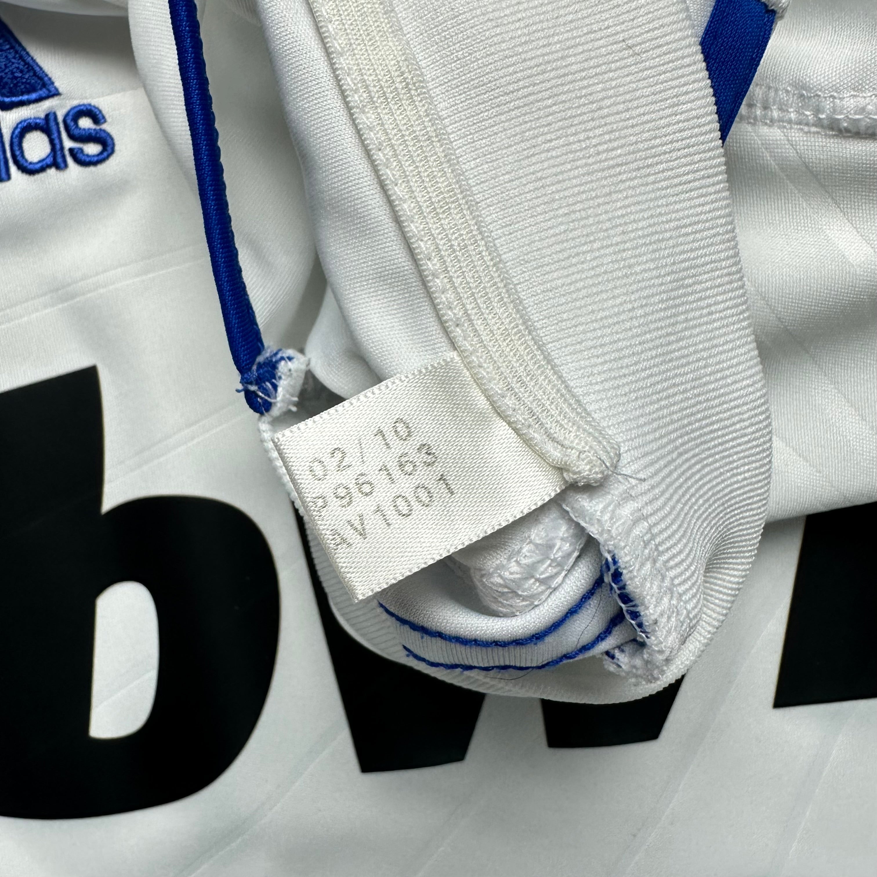 Real Madrid 2010-11 Home Shirt (S) Kaka #8