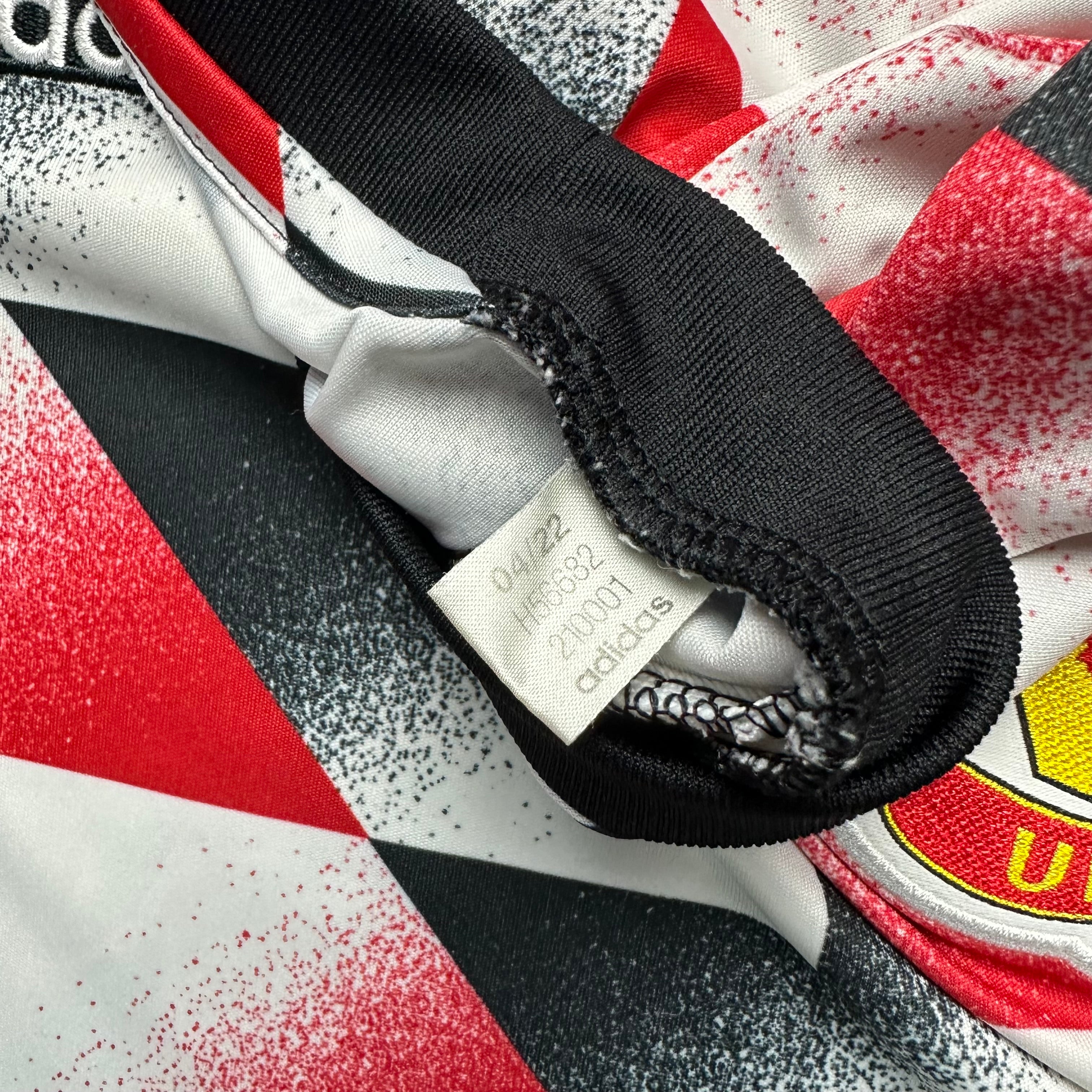 Manchester United 2022-23 Training Shirt (L)