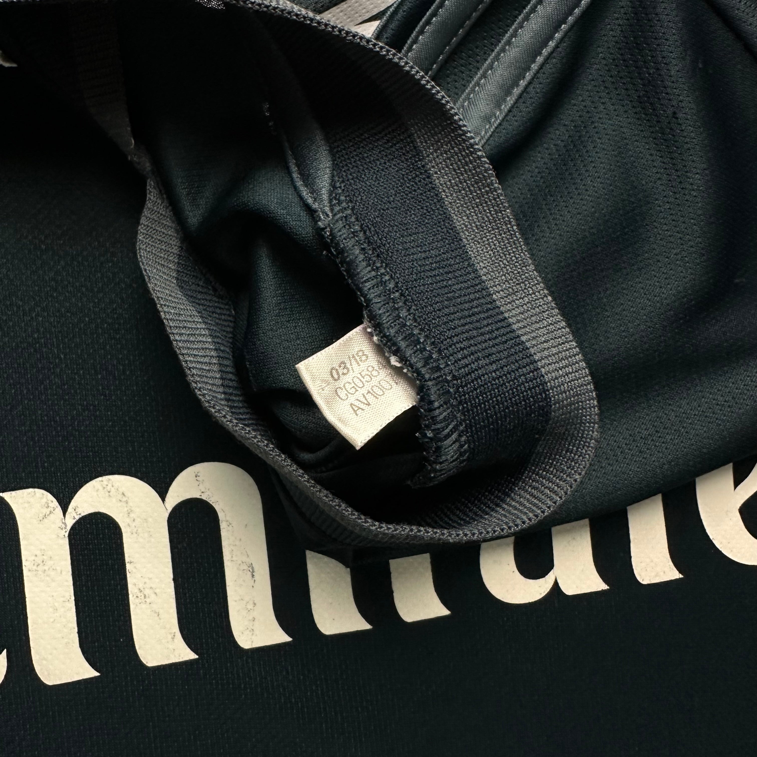 Real Madrid 2018-19 Away Shirt (L) Modric #10