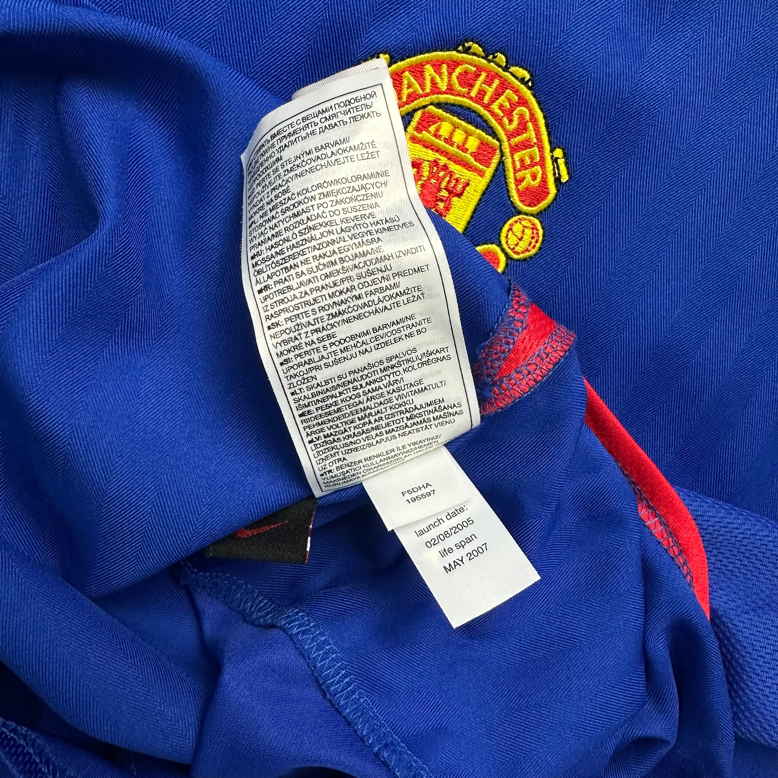 Manchester United 2005-06 Away Shirt (L) Ronaldo #7