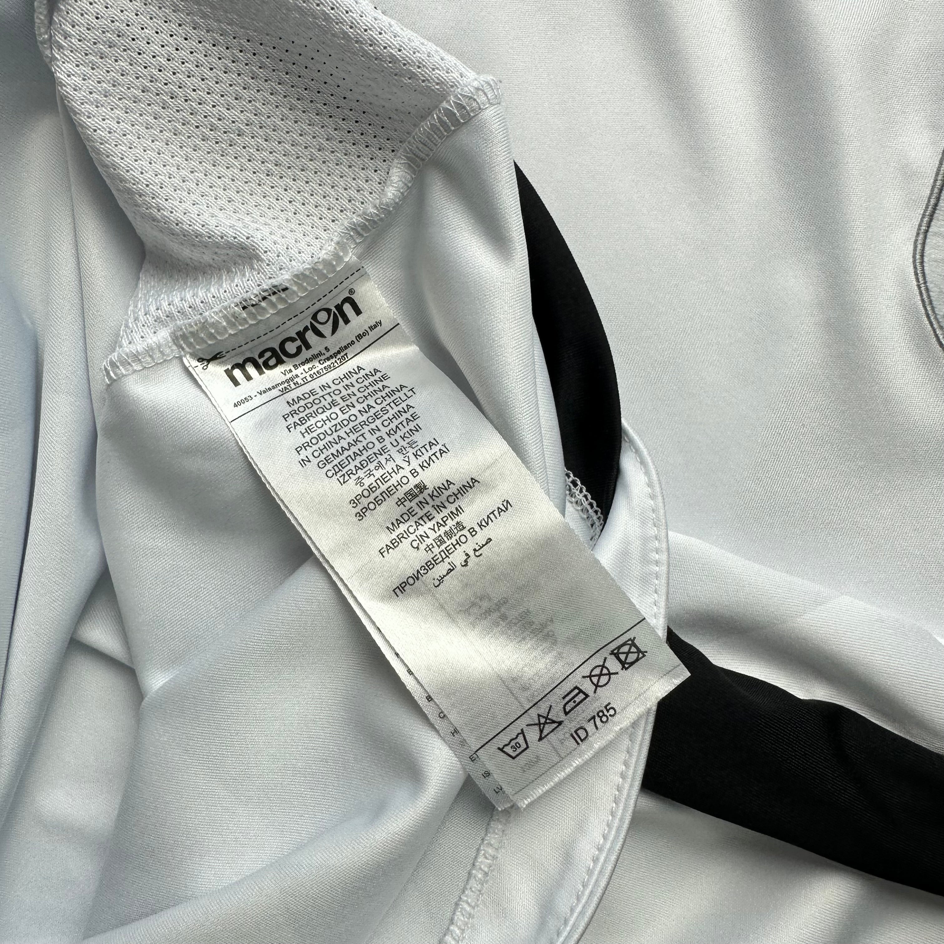 Albania 2017 Away Shirt (M)