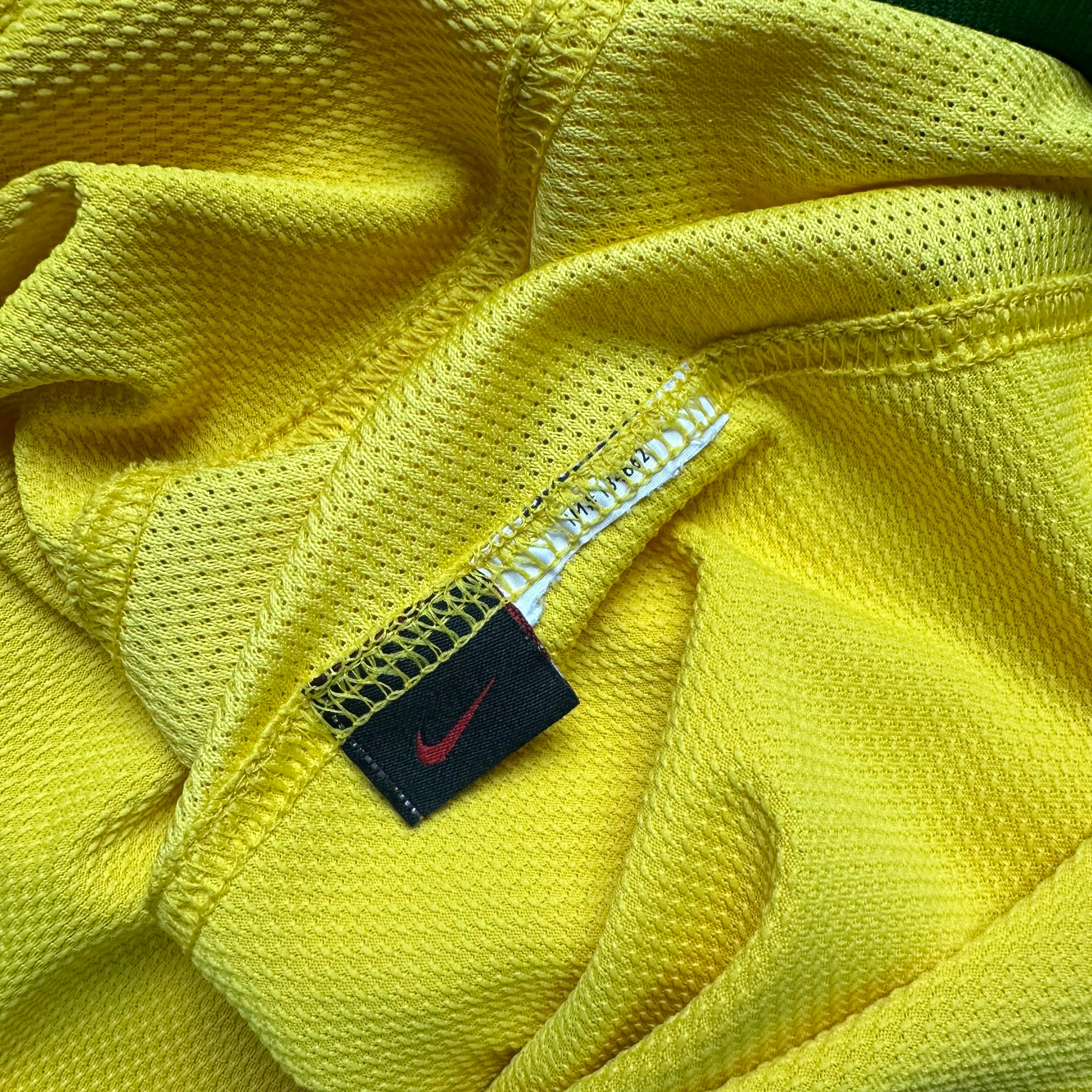 Brazil 2006 Home Shirt (M) Ronaldinho #10