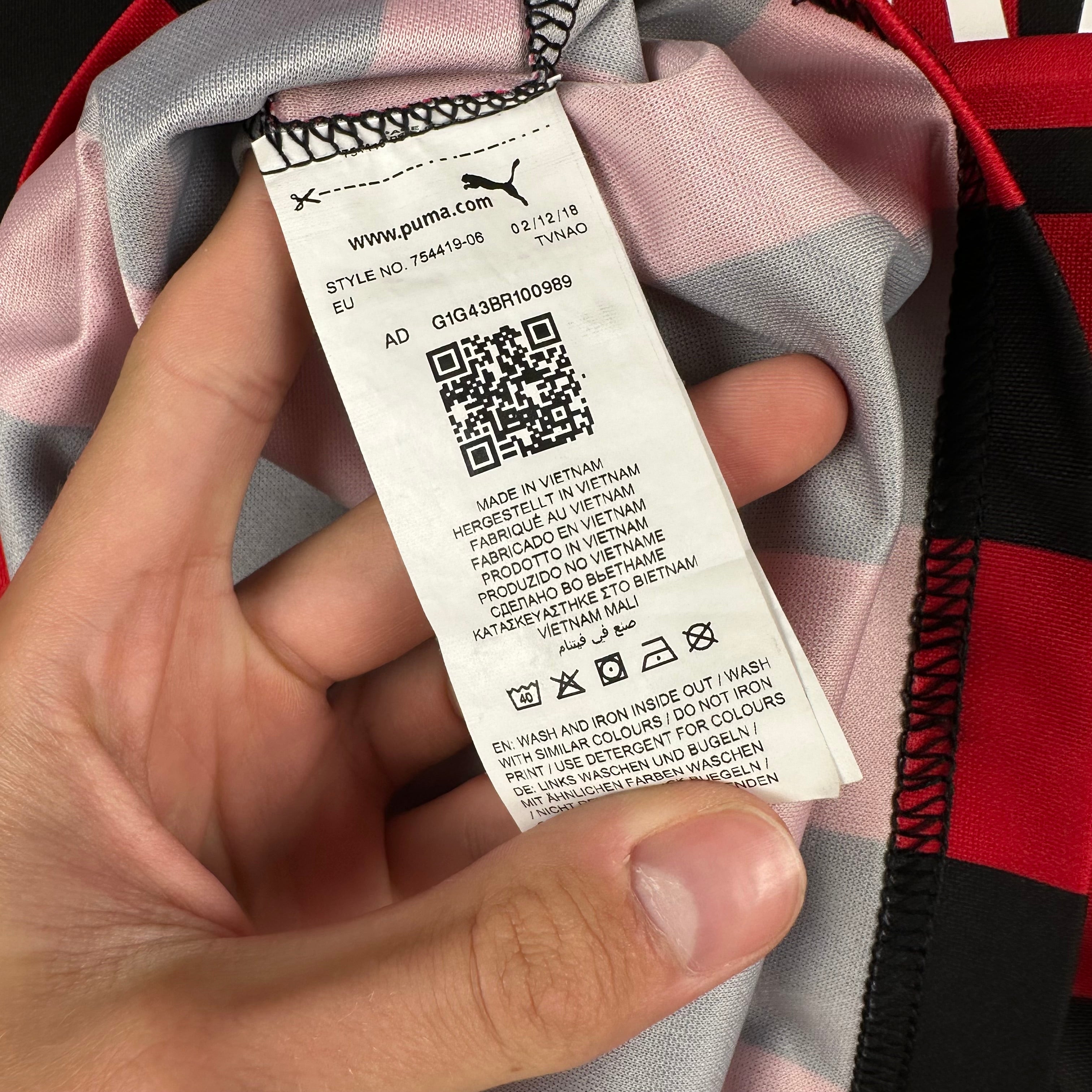 AC Milan 2018-19 Home Shirt (M) Higuain #9