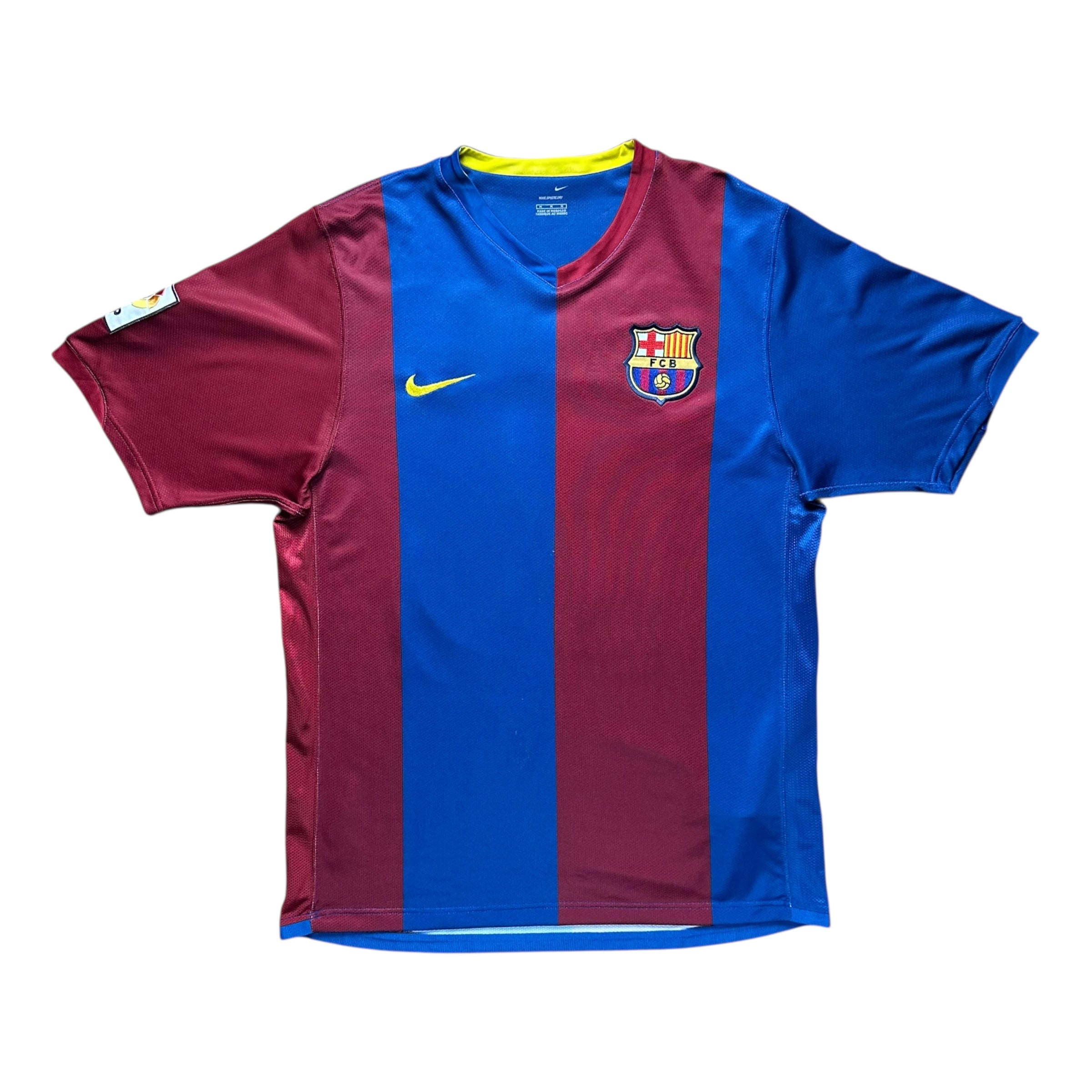 Barcelona 2006-07 Home Shirt (M) Ronaldinho #10