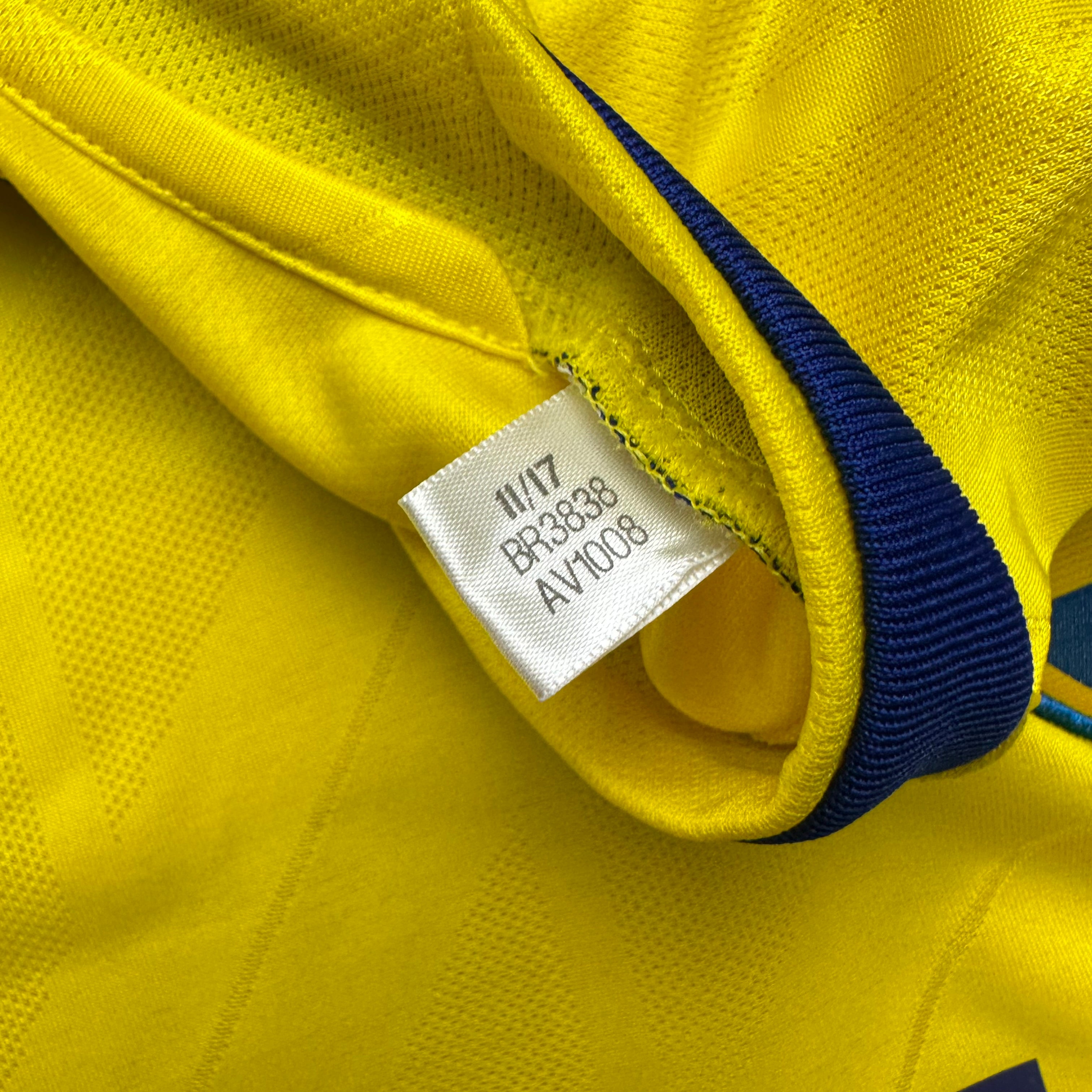 Sweden 2018 Home Shirt (S) Isak #15