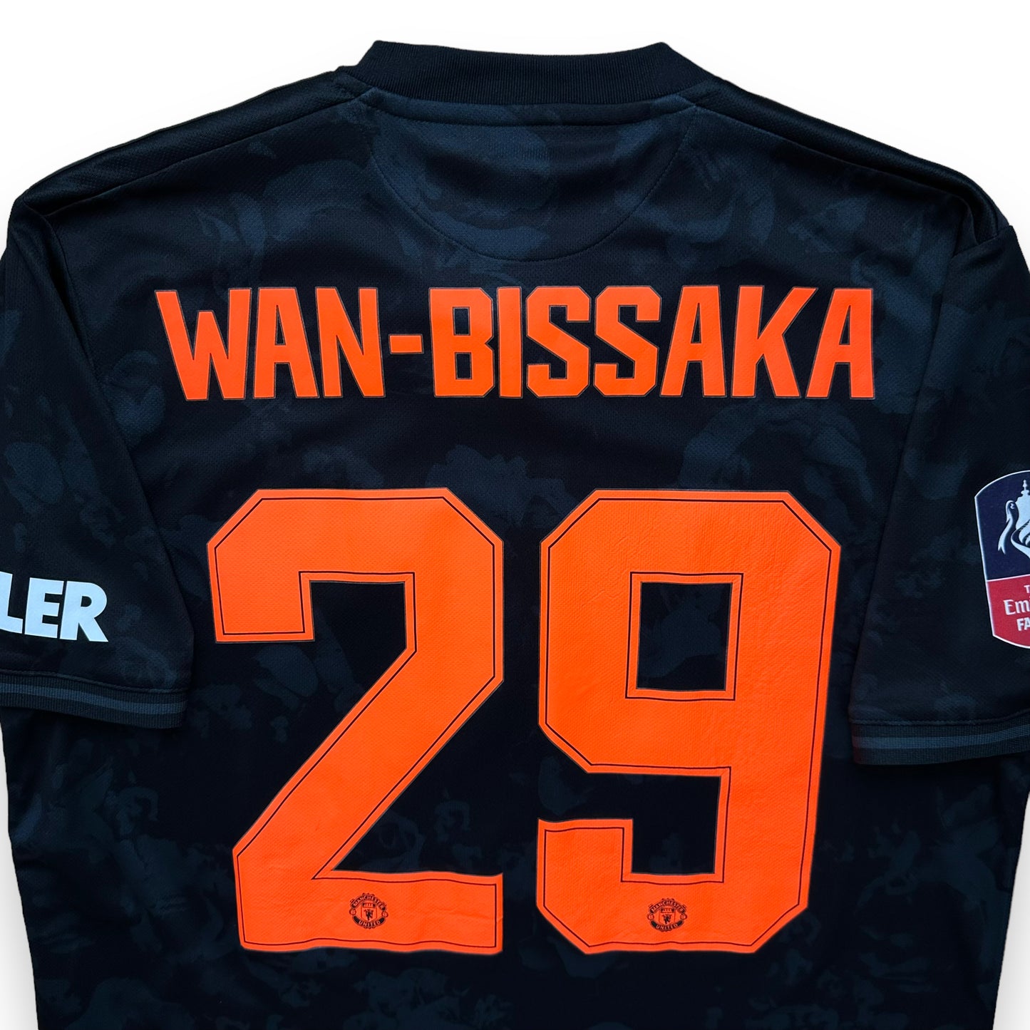 Manchester United 2019-20 Third Shirt (L) Was-Bissaka #29