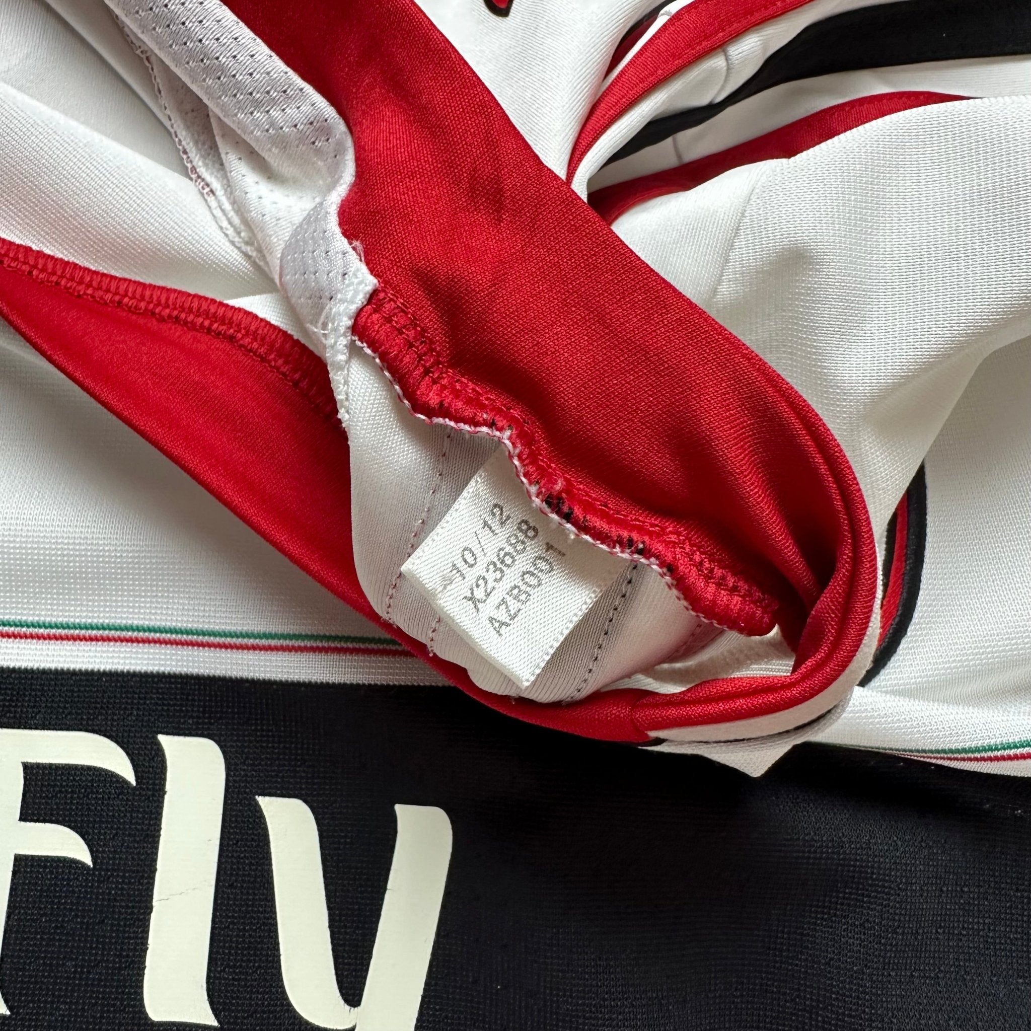 AC Milan 2012 - 13 Away Shirt (XL) Montolivo 18 - Kitplug