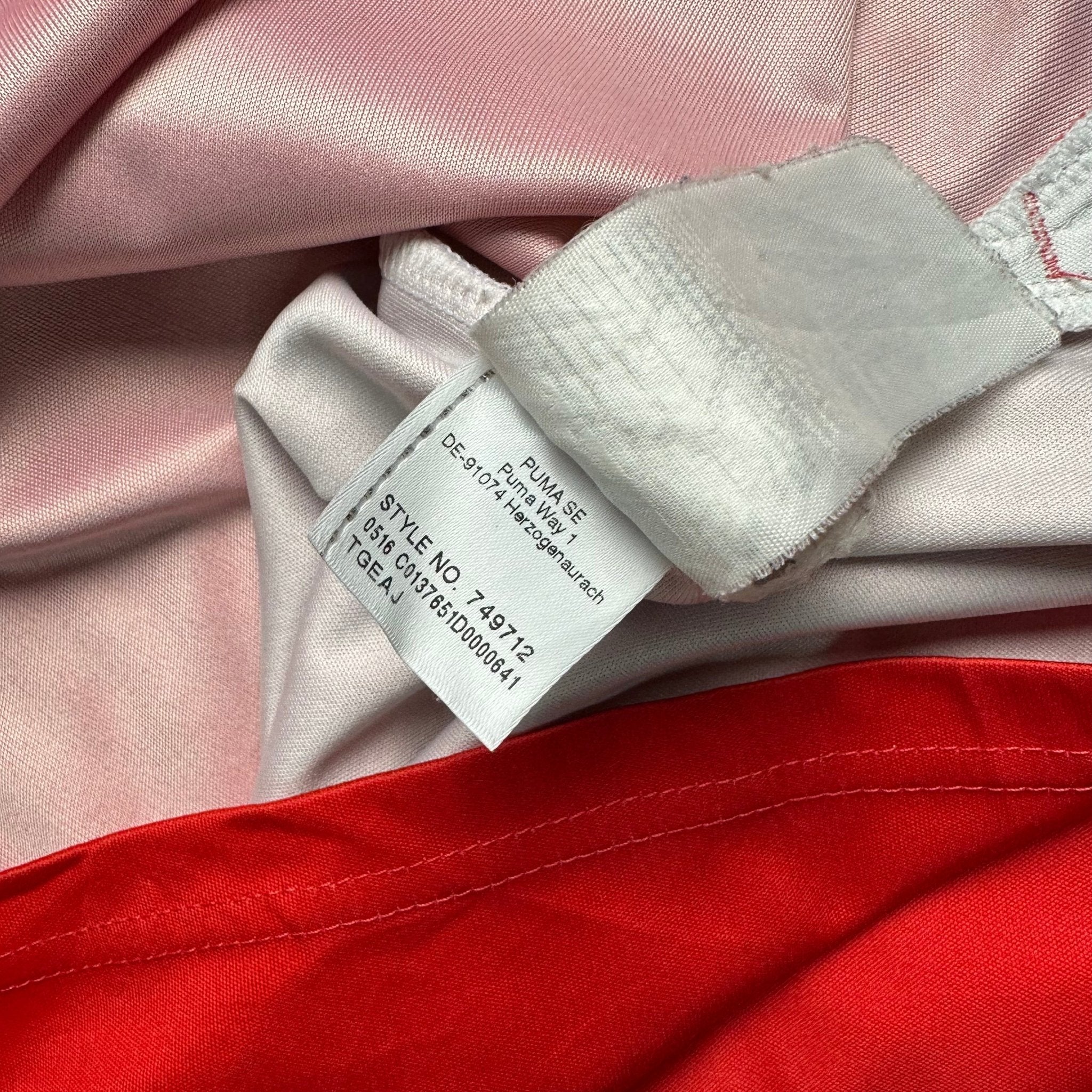 Arsenal 2016 - 17 Home Shirt (L) Ozil 11 - Kitplug