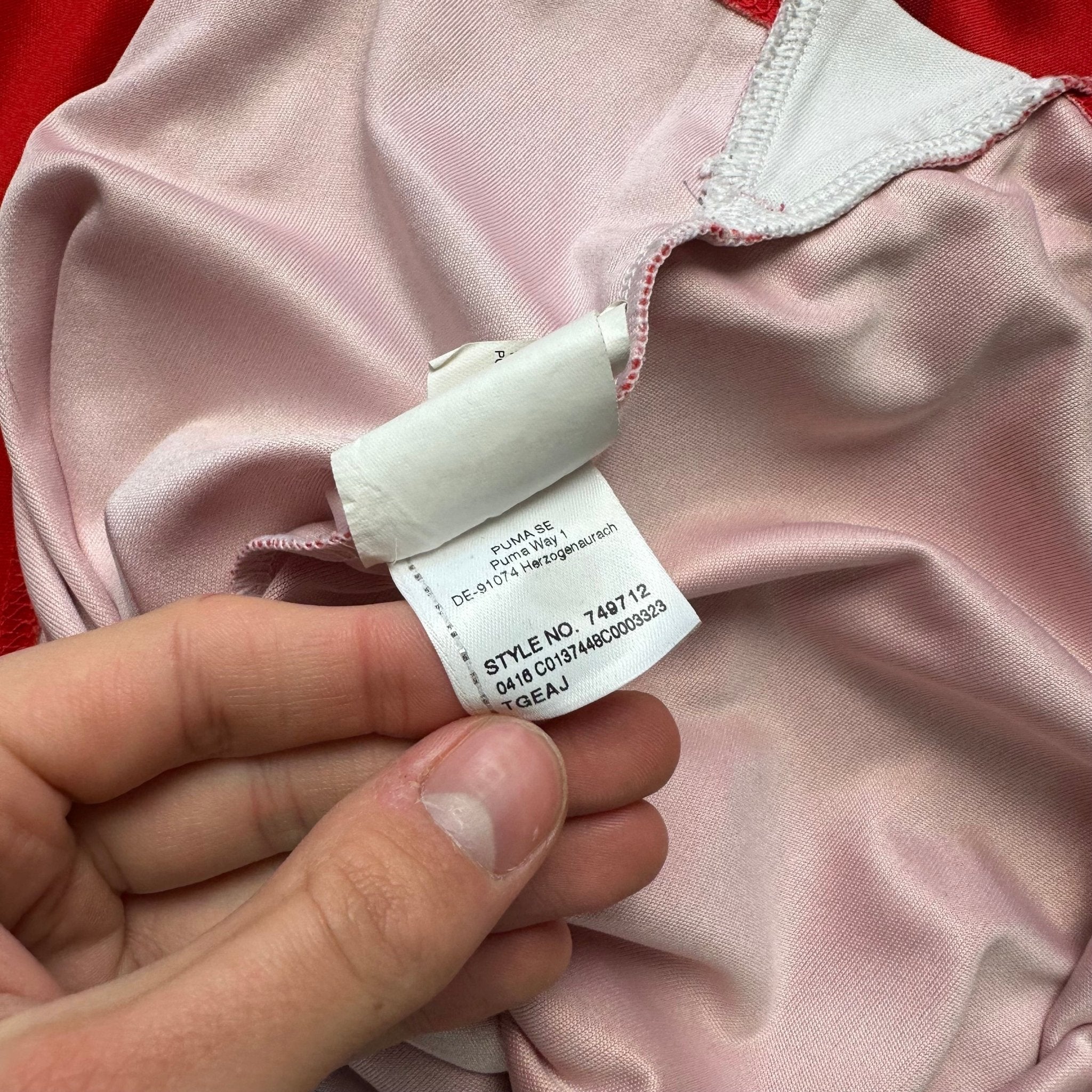 Arsenal 2016 - 17 Home Shirt (L) Ozil 11 - Kitplug