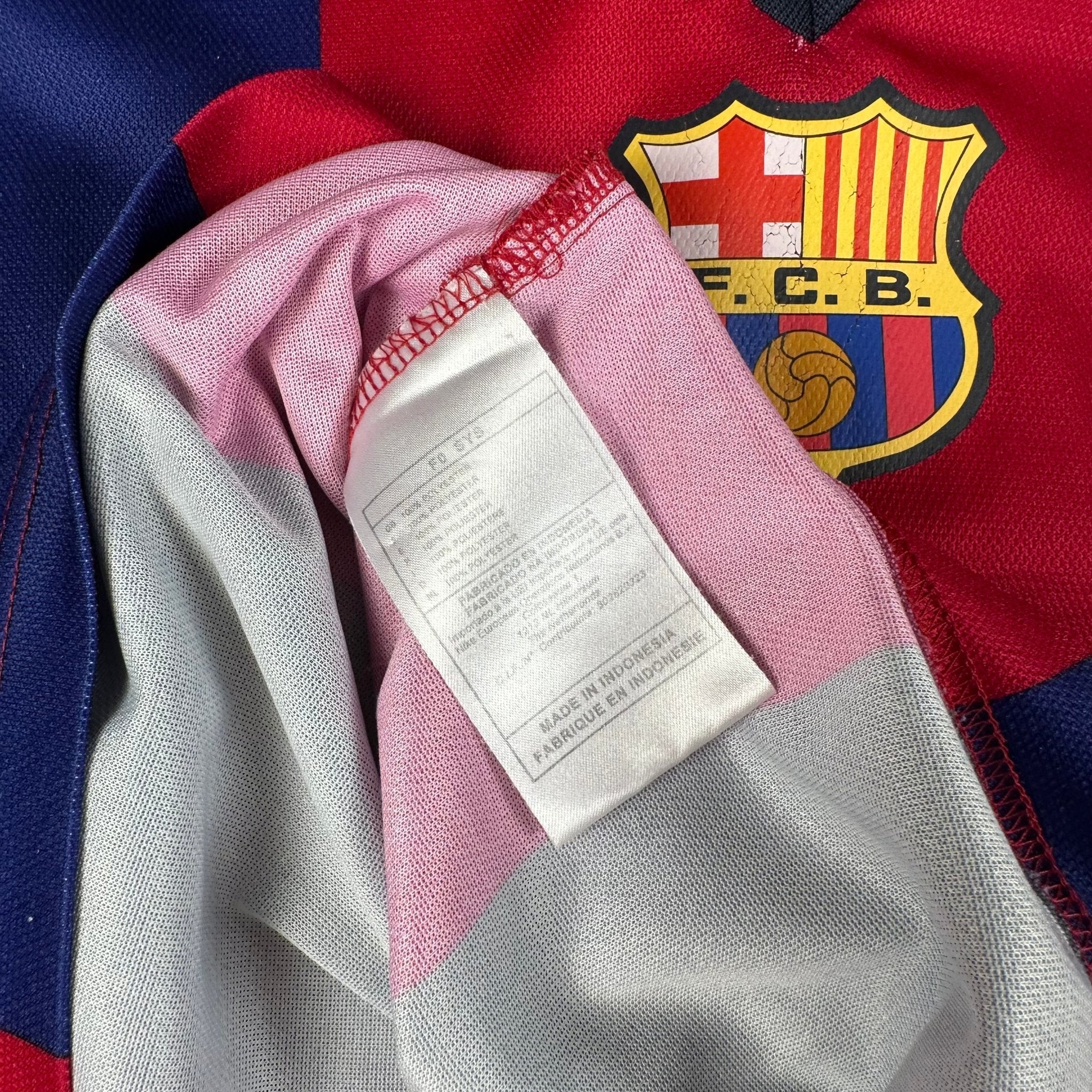 Barcelona 2000-01 Home Shirt (L) Rivaldo 10 - Kitplug