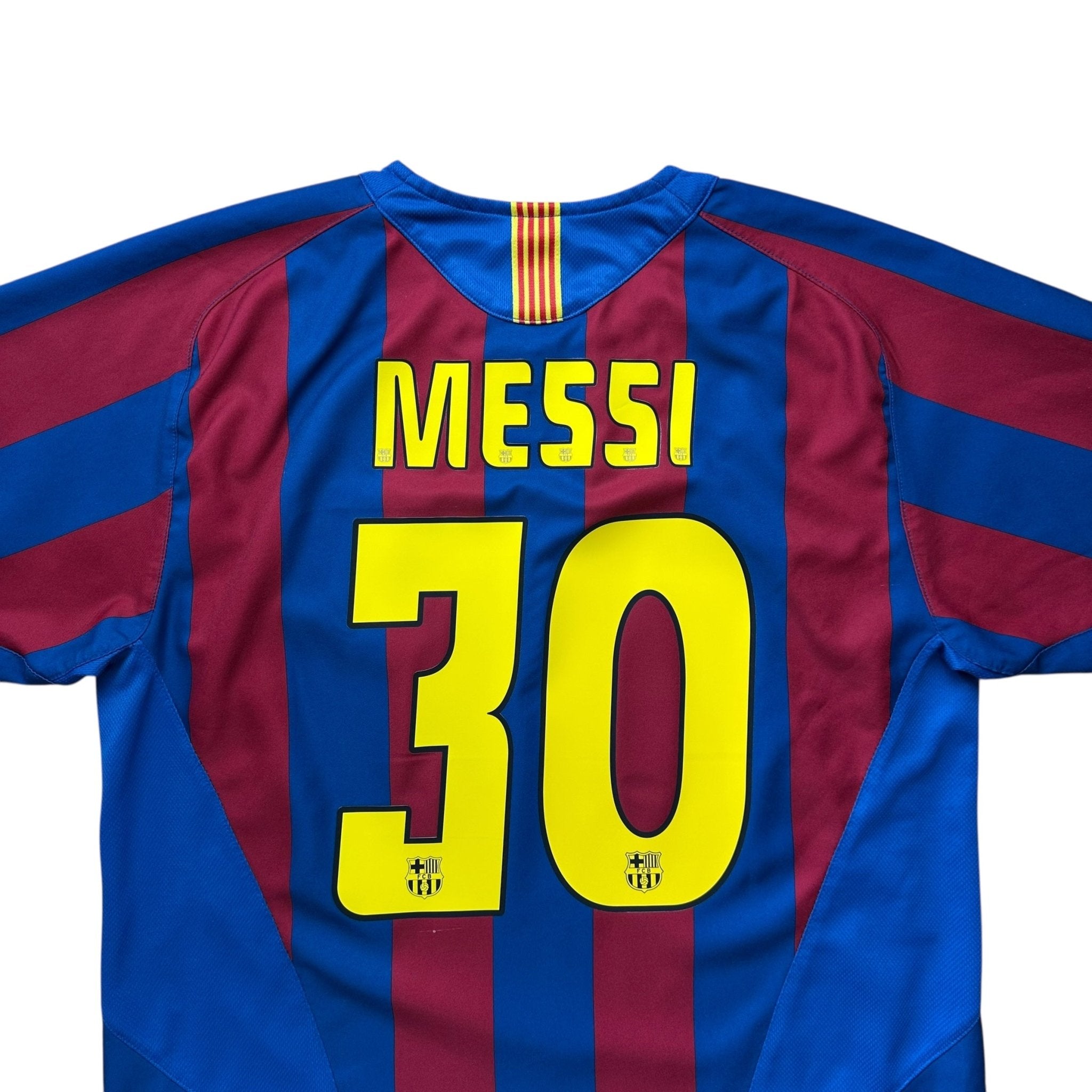 Barcelona 2005 - 06 Home Shirt (M) Messi 30 - Kitplug