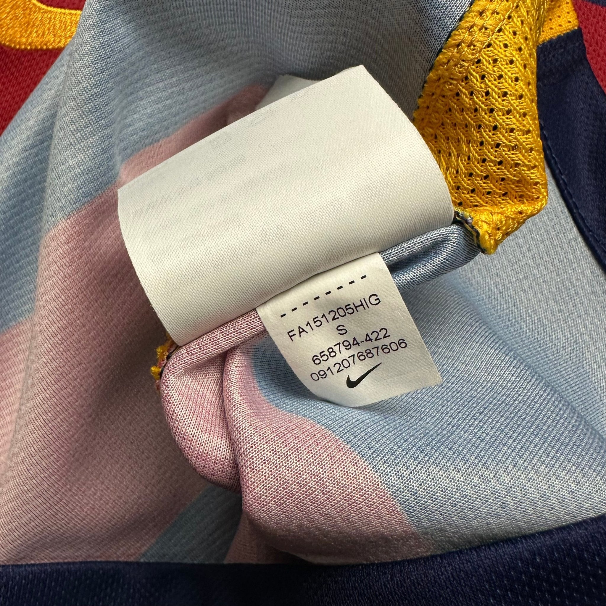 Barcelona 2015 - 16 Home Shirt (S) Suarez 9 - Kitplug