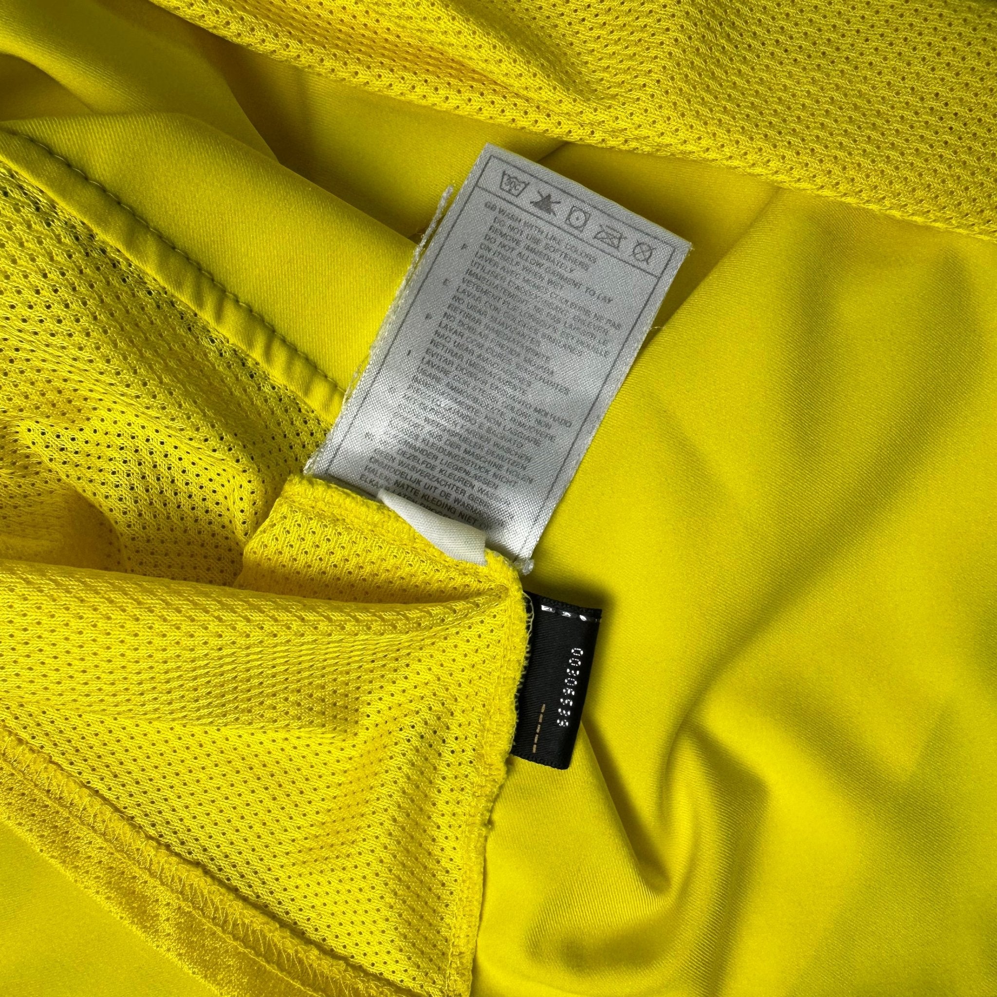 Brazil 2002 Home Shirt (L) Ronaldinho 11 - Kitplug