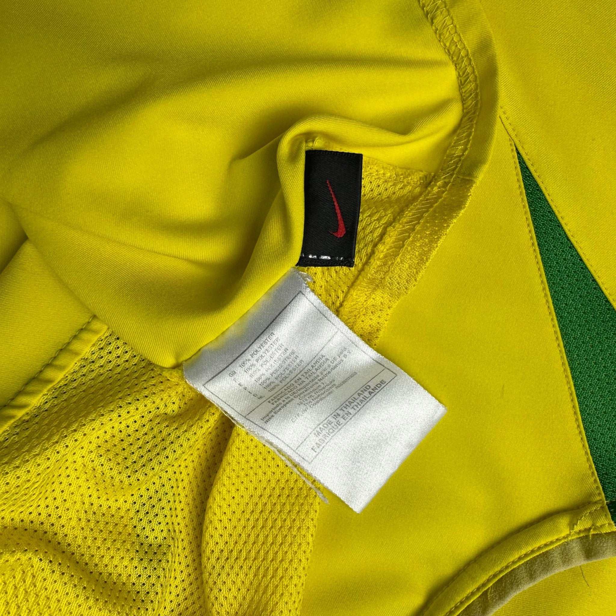 Brazil 2002 Home Shirt (L) Ronaldinho 11 - Kitplug