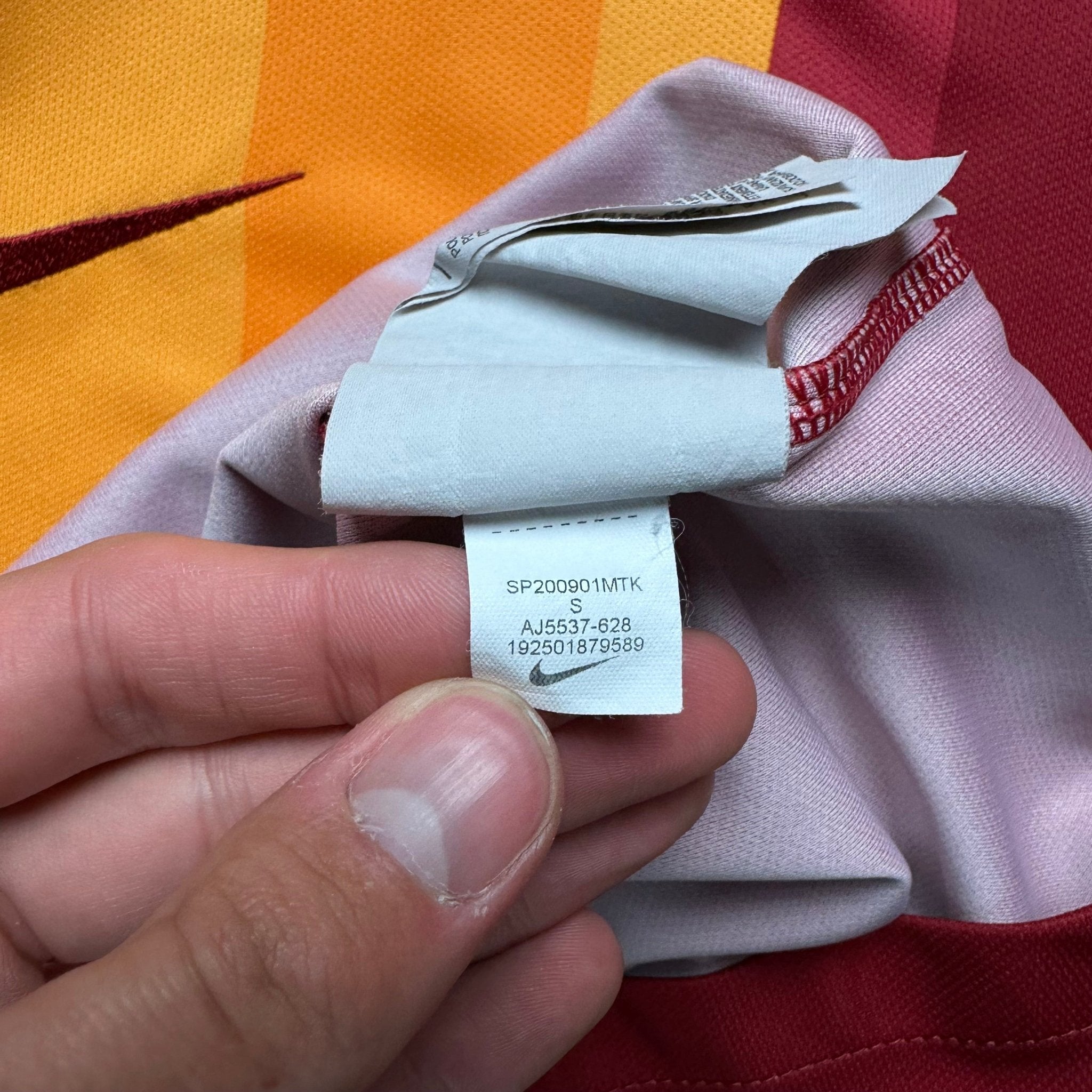 Galatasaray 2019 - 20 Home Shirt (S) - Kitplug