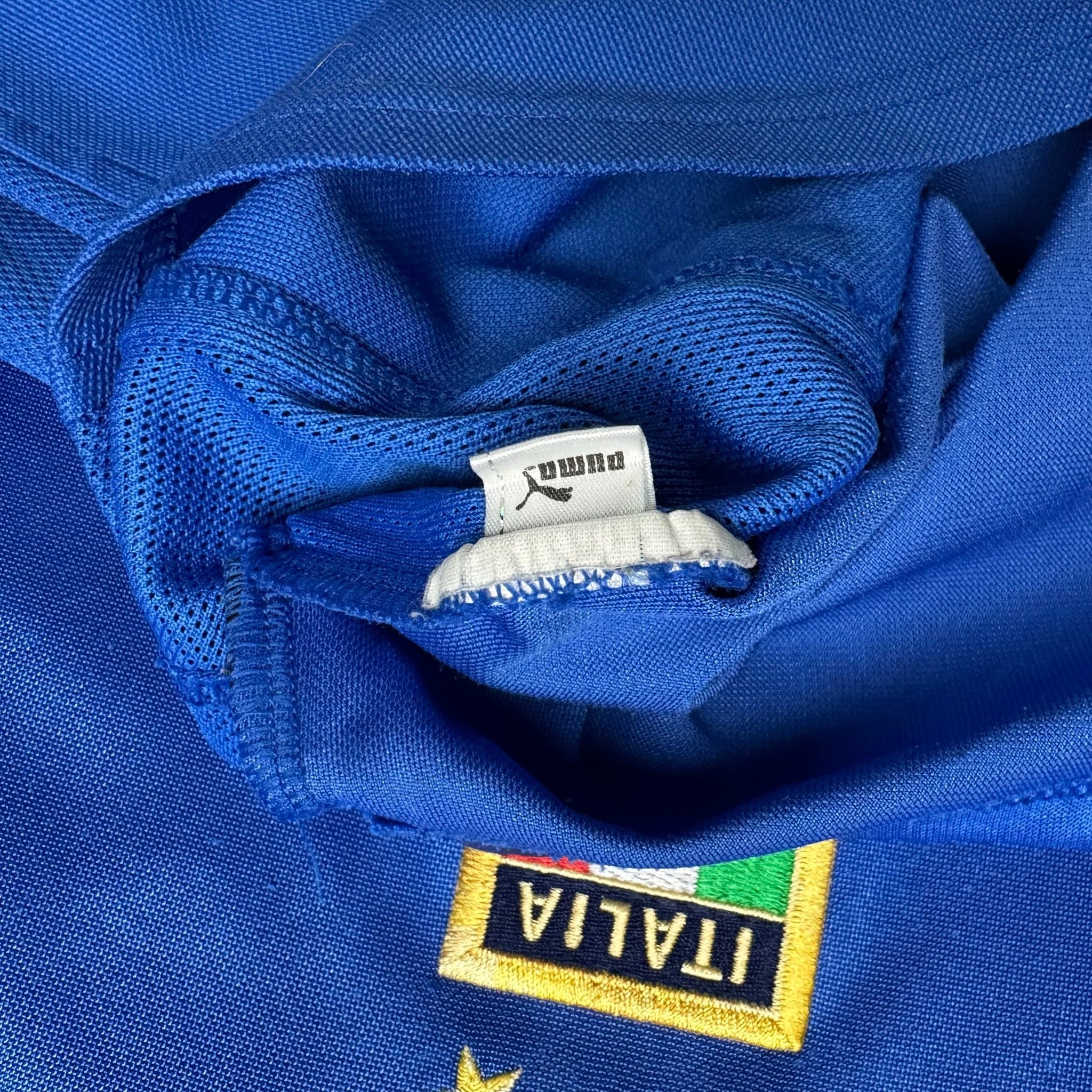 Italy 2004 Home Shirt (M) Del Piero 7 - Kitplug