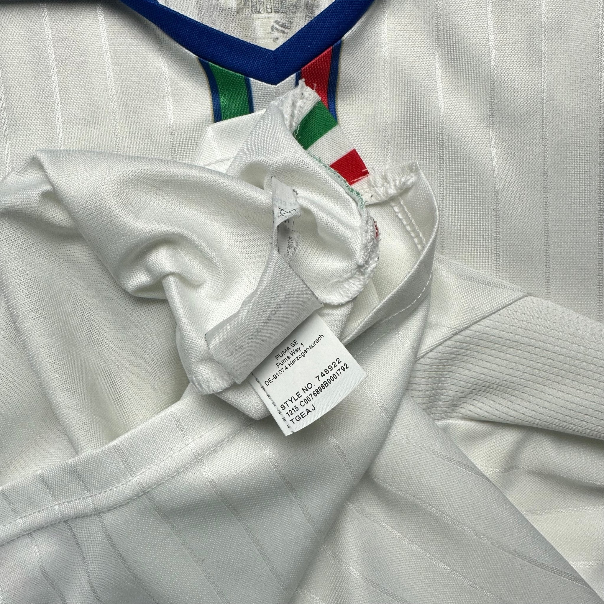 Italy 2016 Away Shirt (M) Balotelli 9 - Kitplug