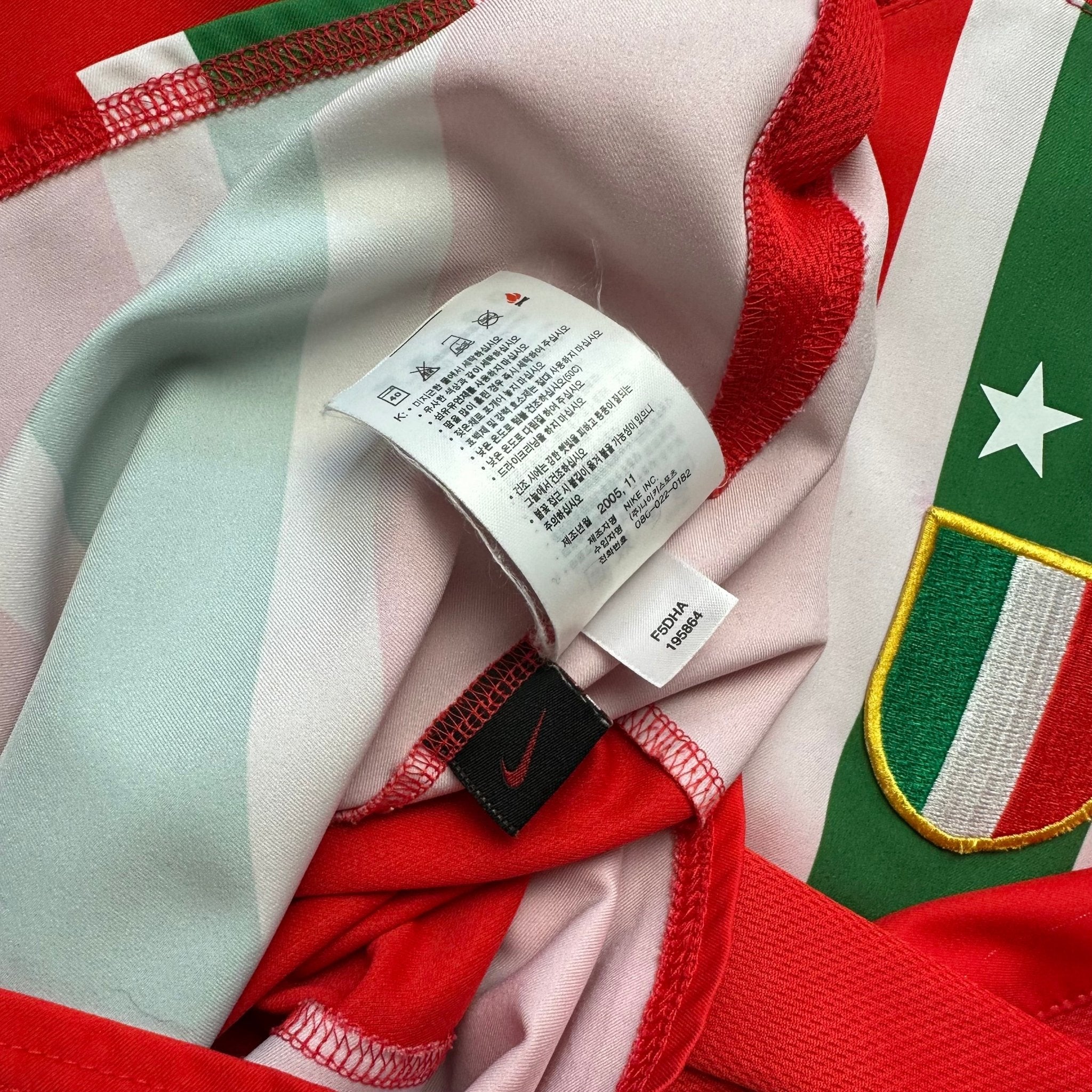 Juventus 2005 - 06 Away Shirt (L) - Kitplug