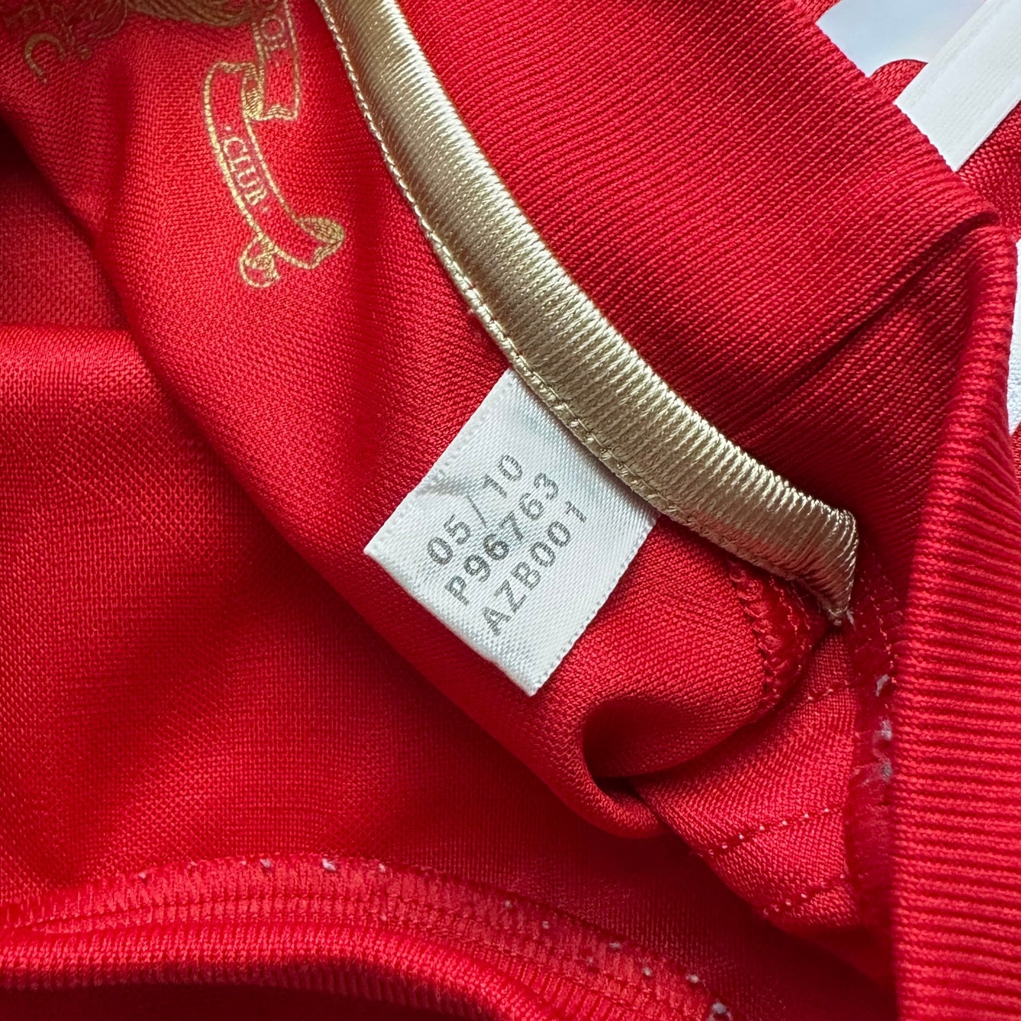 Liverpool 2011 - 12 Home Shirt (L) Suarez 7 - Kitplug
