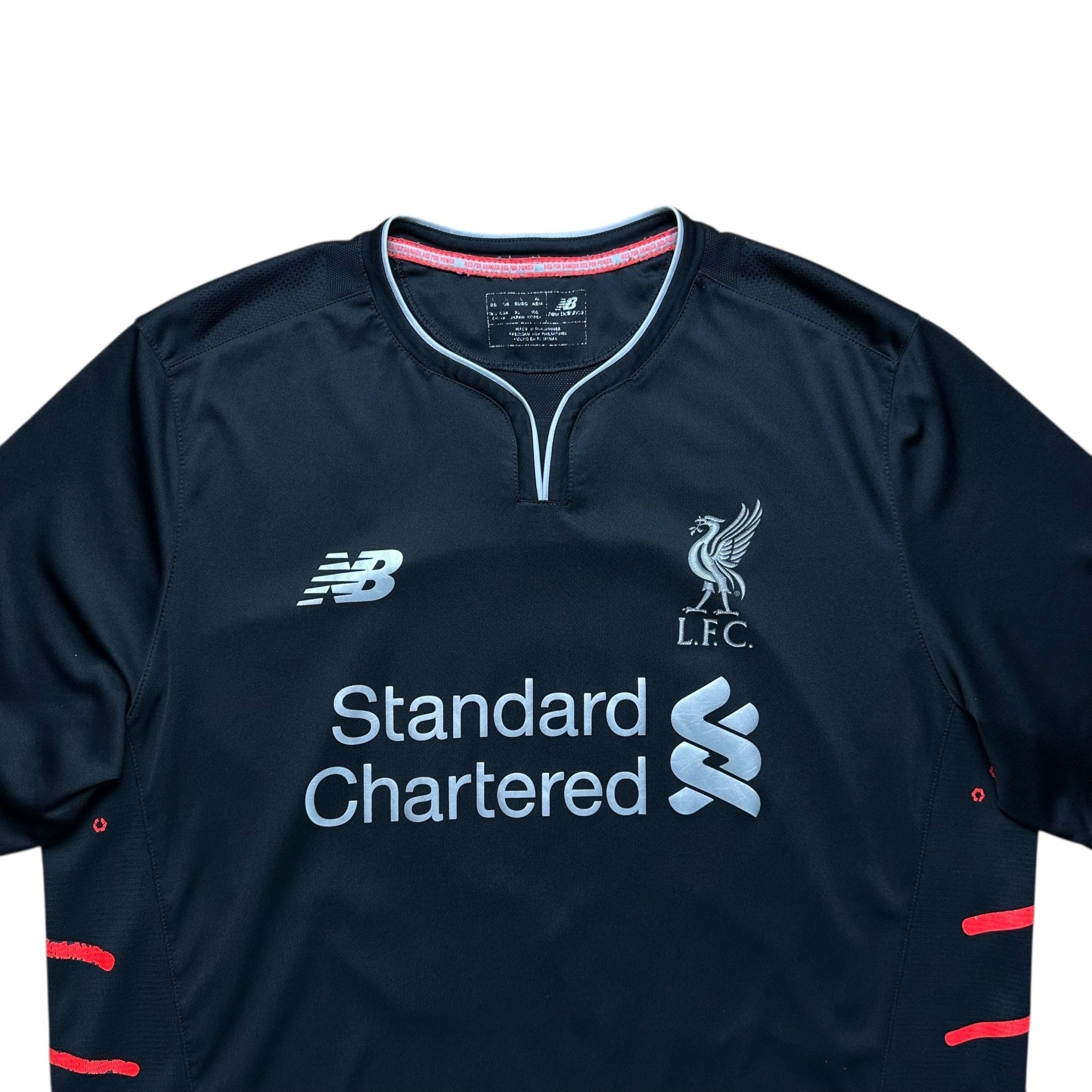 Liverpool 2016 - 17 Away Shirt (L) Mané 19 - Kitplug