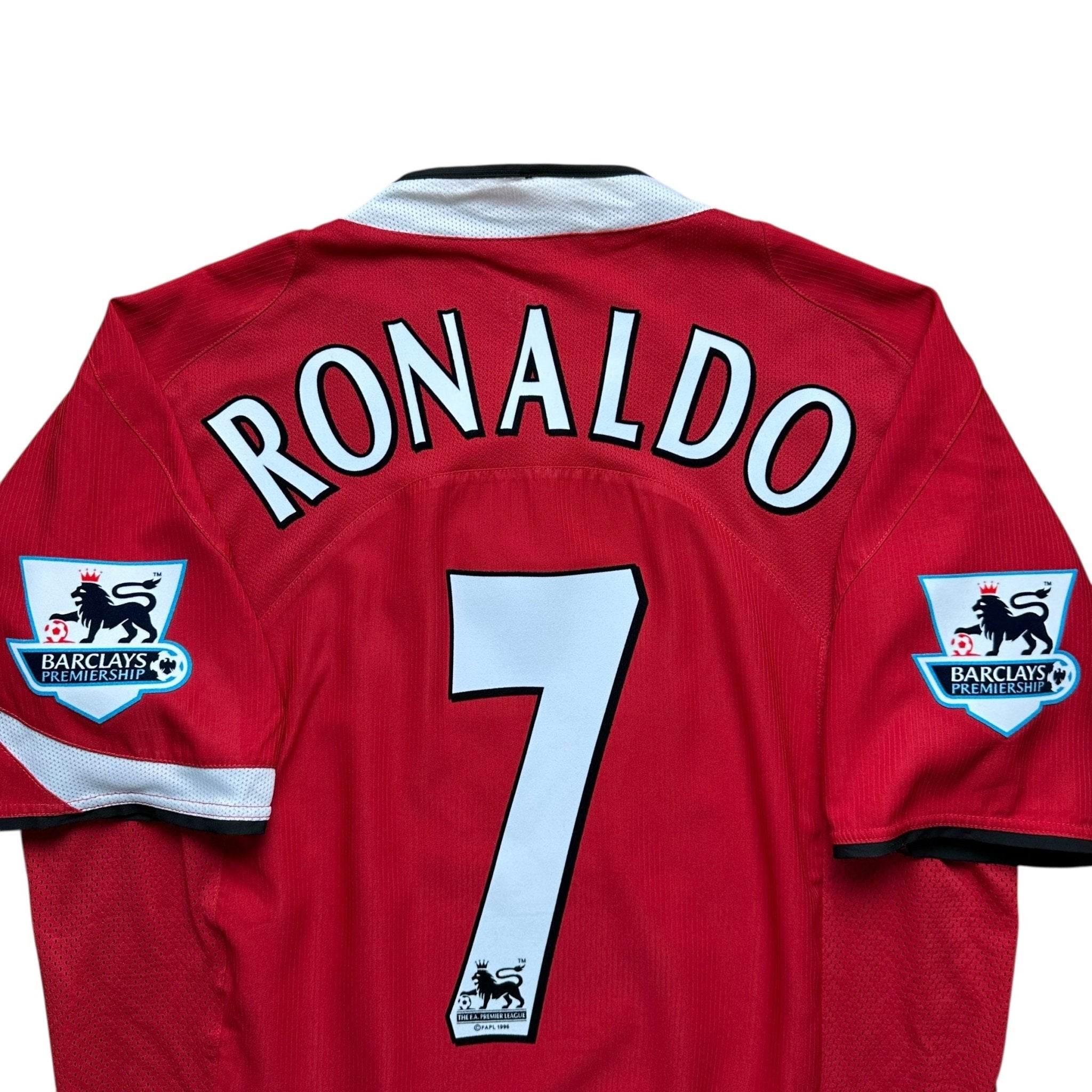 Manchester United 2004 - 06 Home Shirt (L) Ronaldo 7 - Kitplug