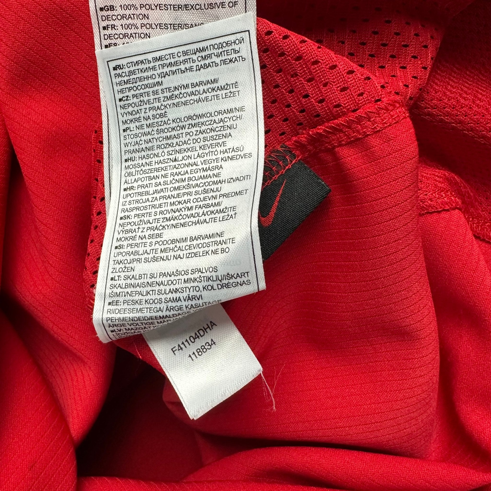 Manchester United 2004 - 06 Home Shirt (XXL) *Signed by squad Scholes 18 - Kitplug