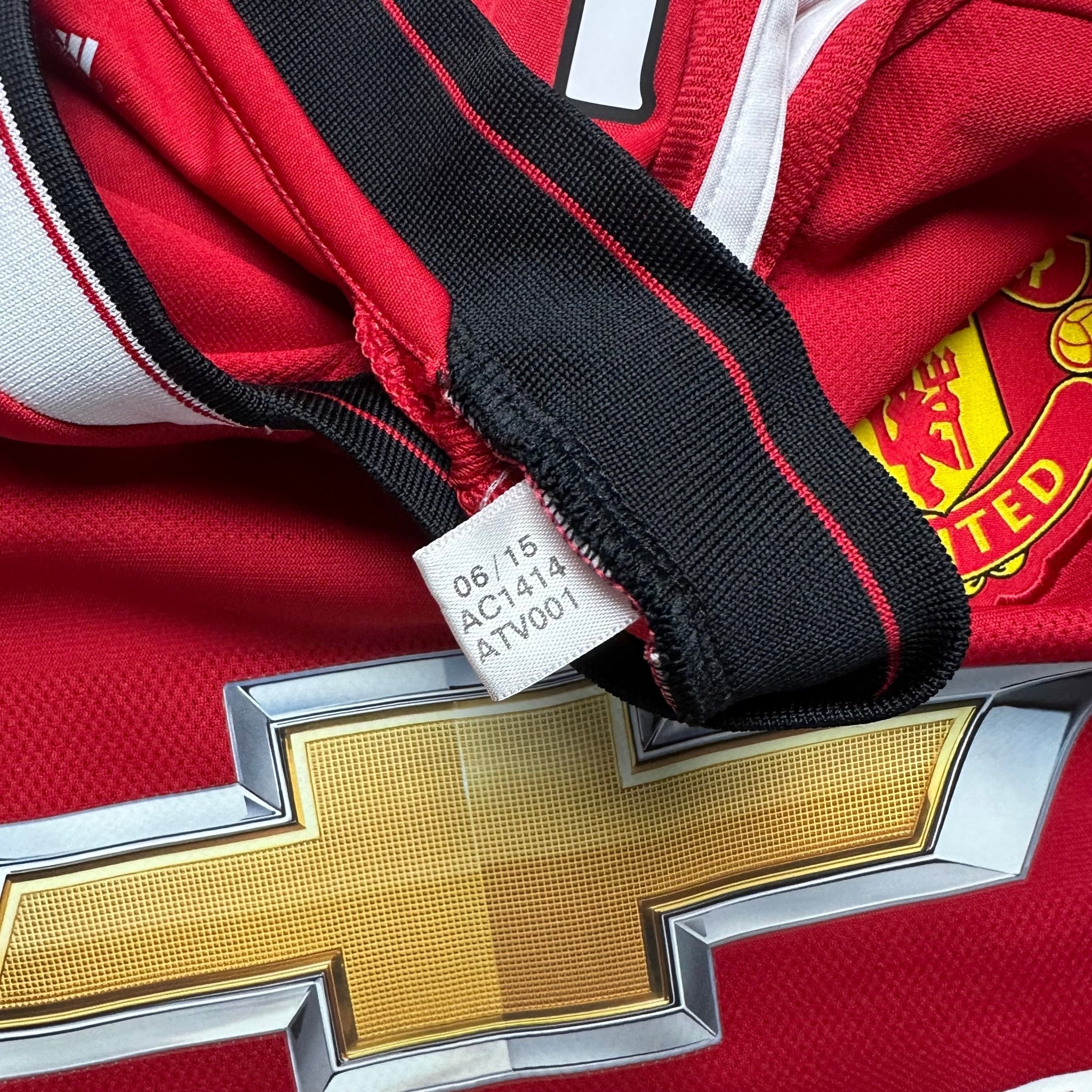 Manchester United 2015 - 16 Home Shirt (Multiple Sizes) Valencia 25 - Kitplug