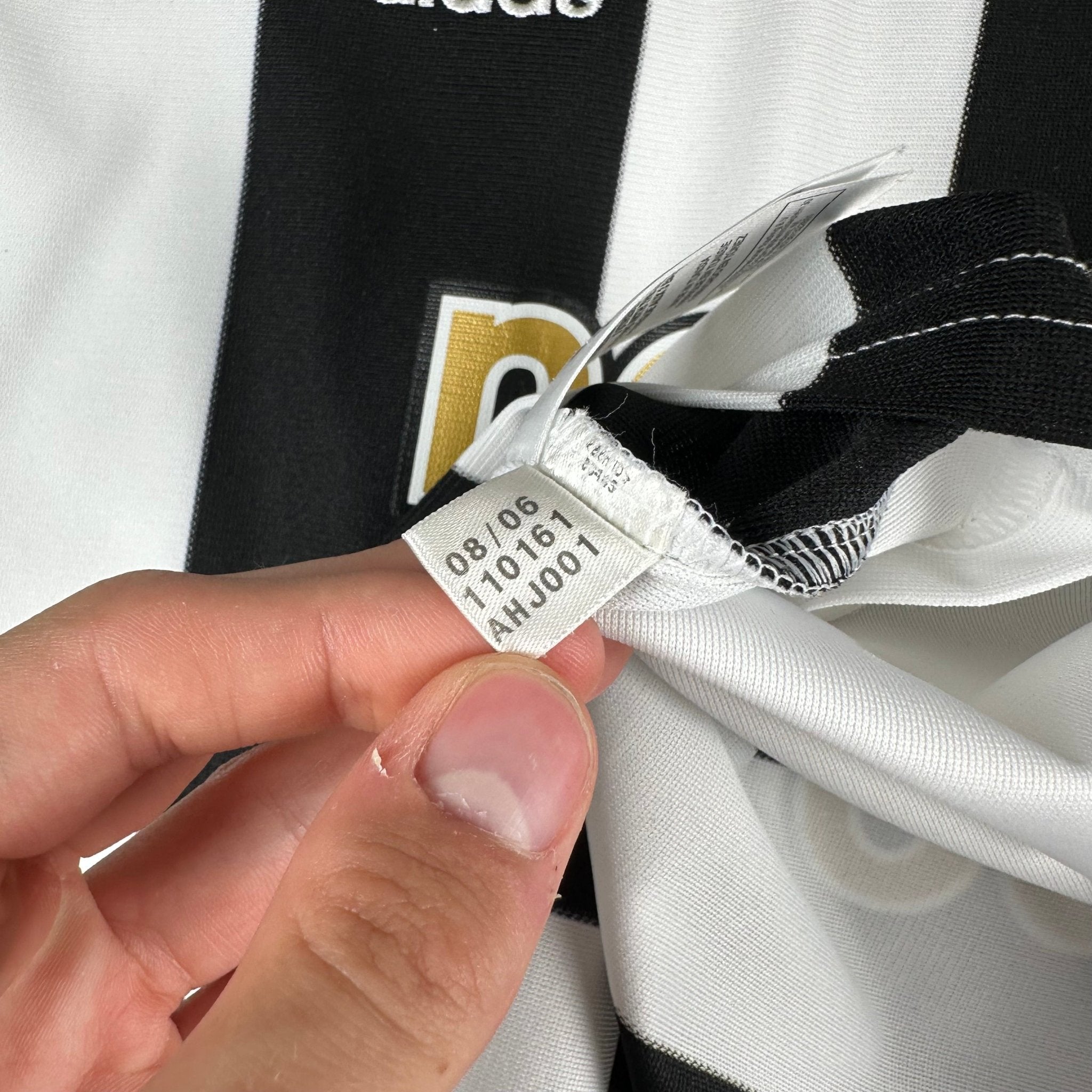 Newcastle 2005-07 Home Shirt (L) Shearer 9 - Kitplug