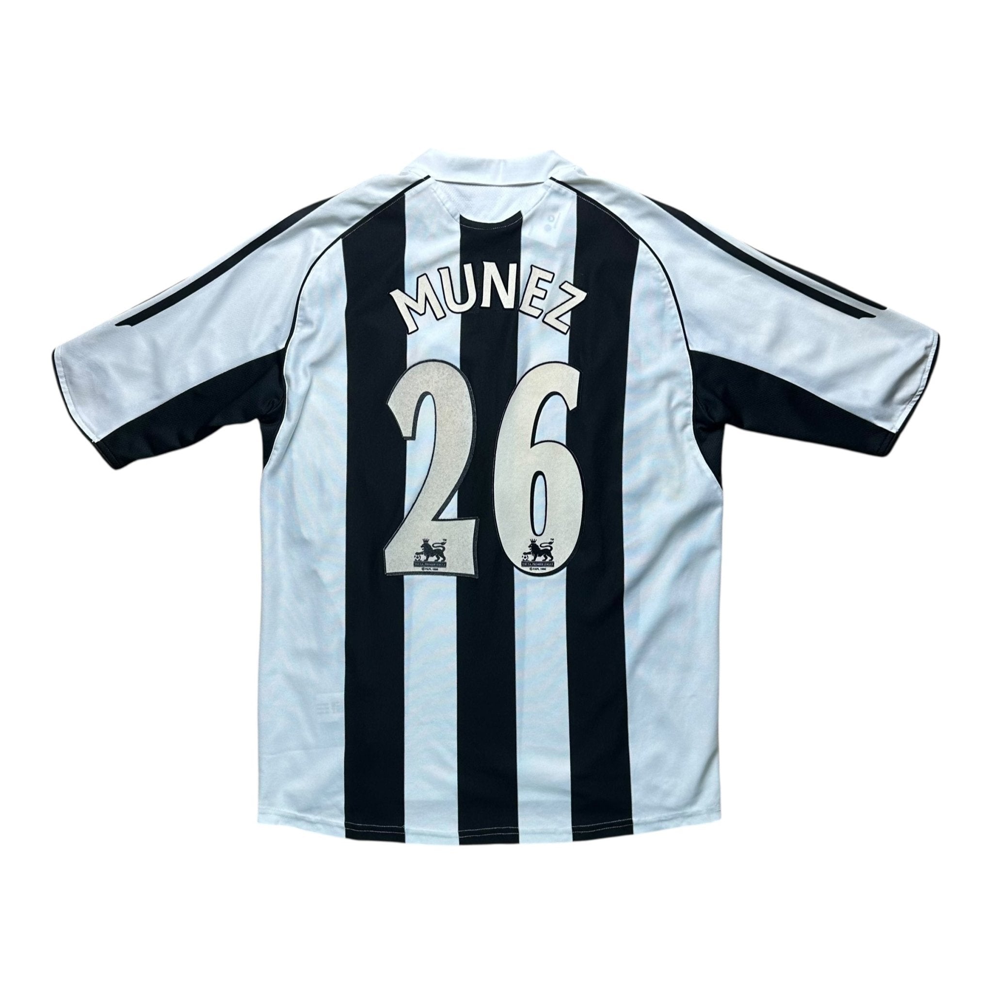 Newcastle 2005 - 07 Home Shirt (M) Munez 26 - Kitplug