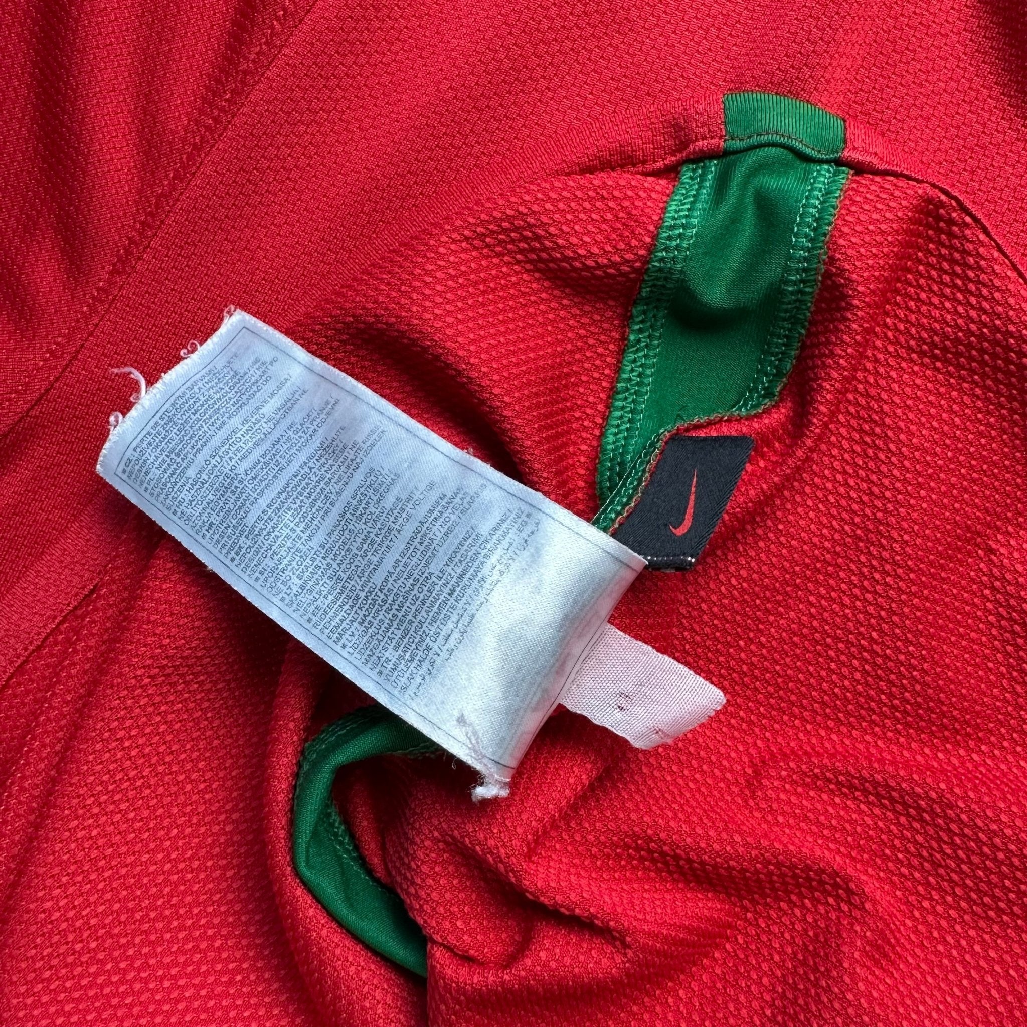 Portugal 2008 Home Shirt (L) Ronaldo 7 - Kitplug