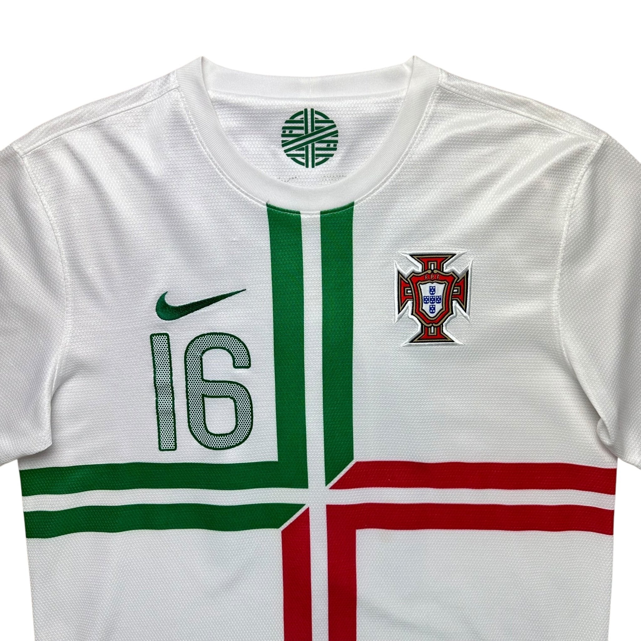 Portugal 2012 Away Shirt (M) R.Meireles 16 - Kitplug