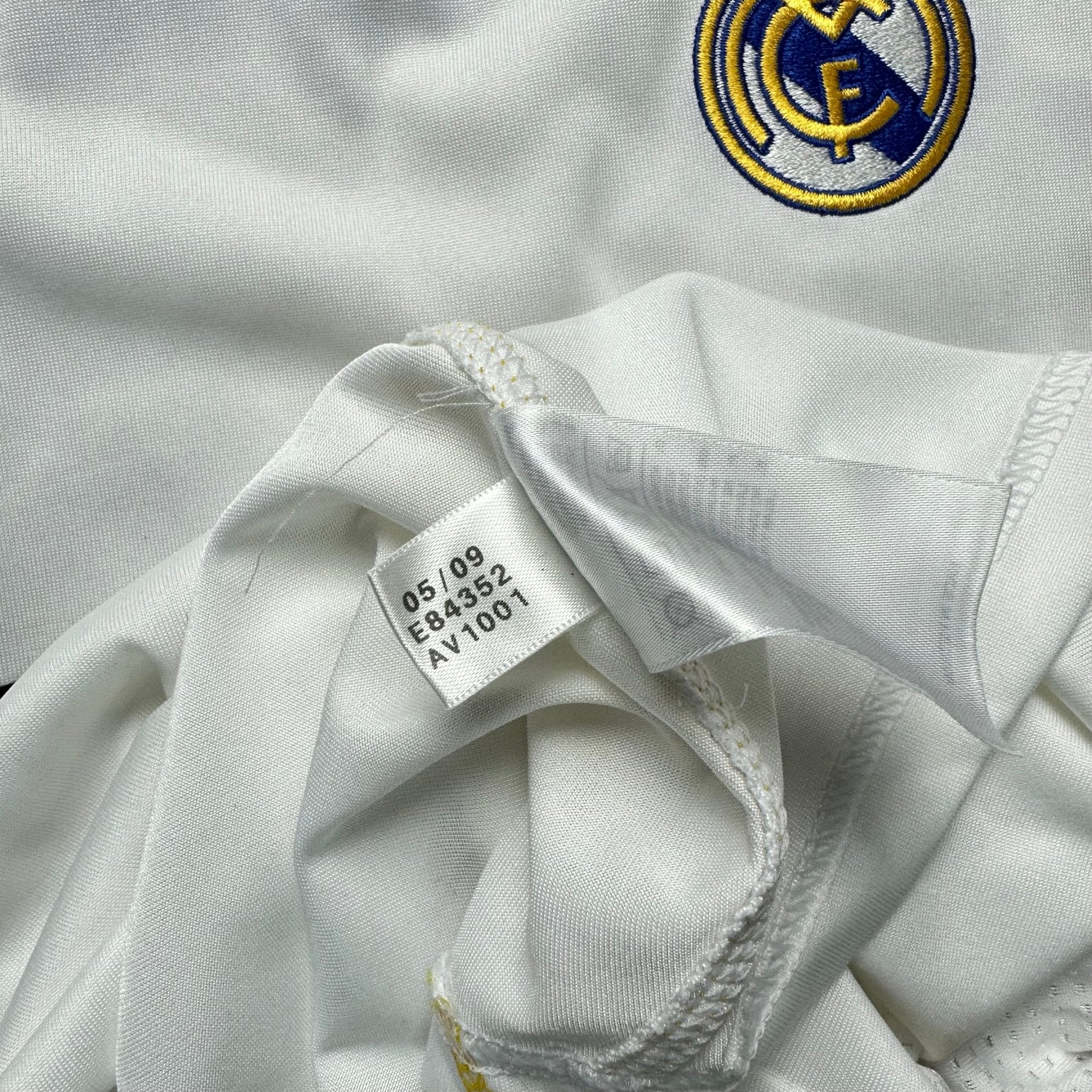 Real Madrid 2009 - 10 Home Shirt (L) Ronaldo 9 - Kitplug