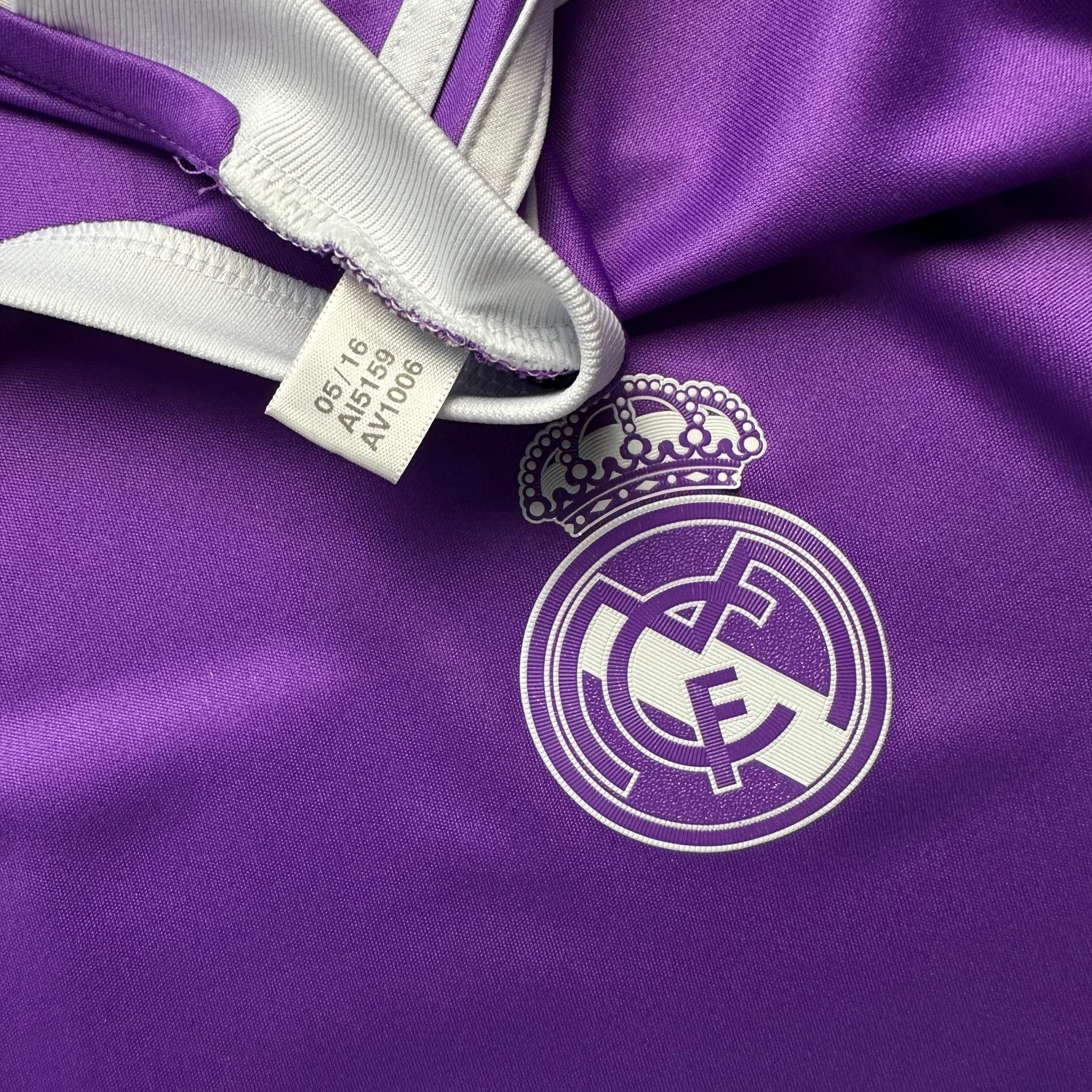 Real Madrid 2016 - 17 Away Shirt (S) Ronaldo 7 - Kitplug