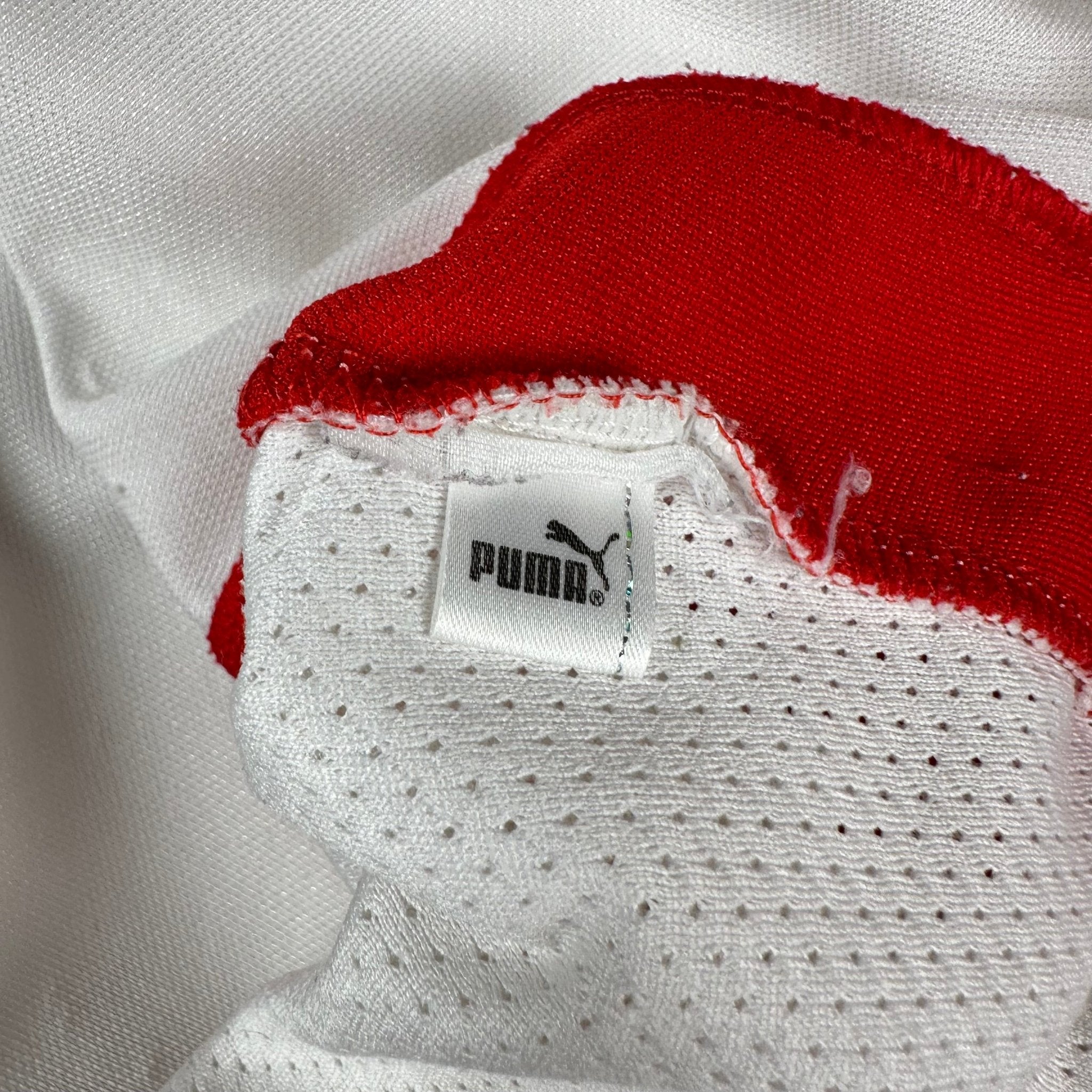 Switzerland 2008 Away Shirt (M) Yakin #10 - Kitplug